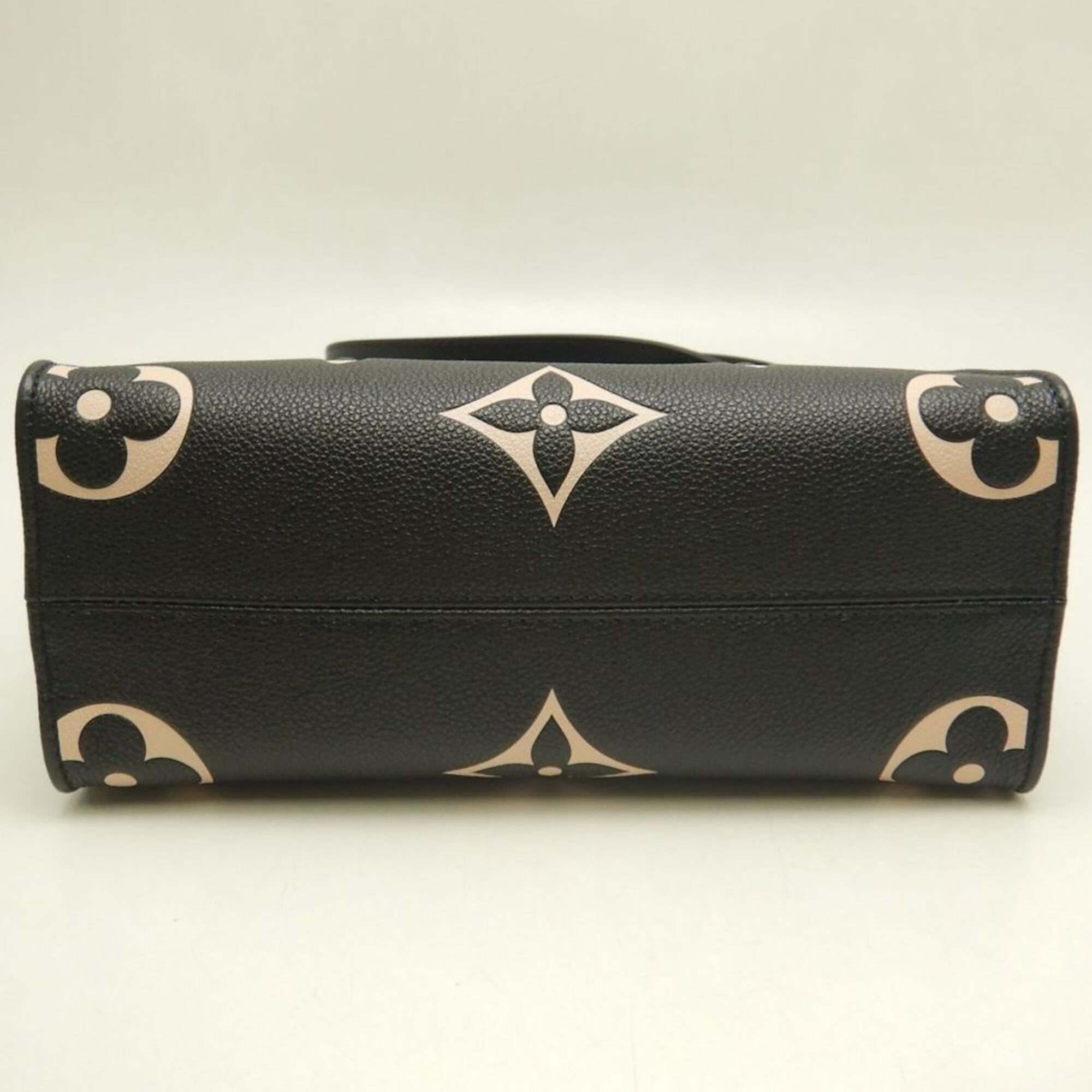 Louis Vuitton Beige Black Monogram Handbag (Pre-Owned)