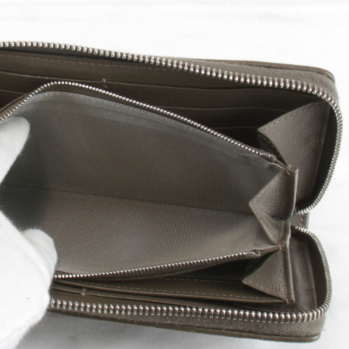 Gucci Brown Leather Long Wallet (Bi-Fold) (Pre-Owned)