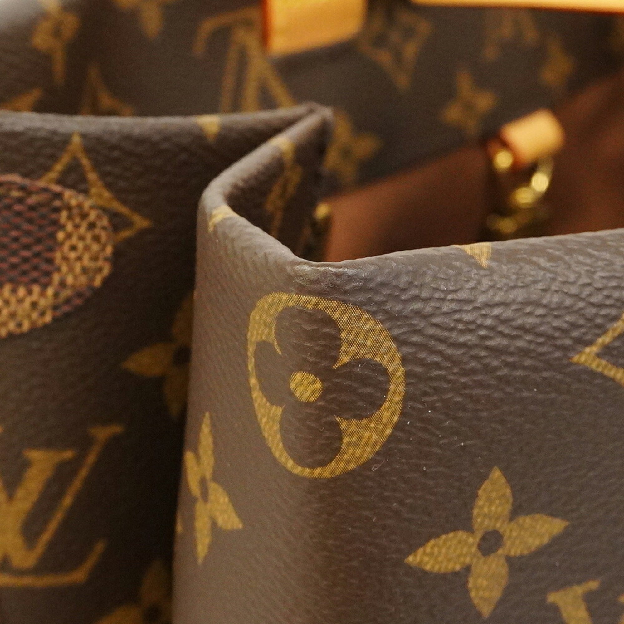 Louis Vuitton Brown Tote Bag (Pre-Owned)