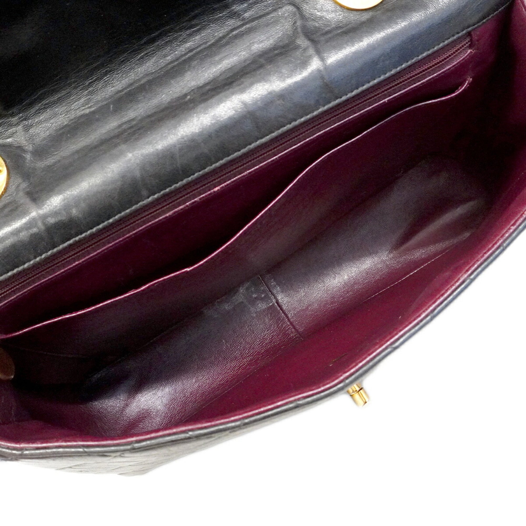 Chanel Black Leather Shoulder Bag (Pre-Owned)