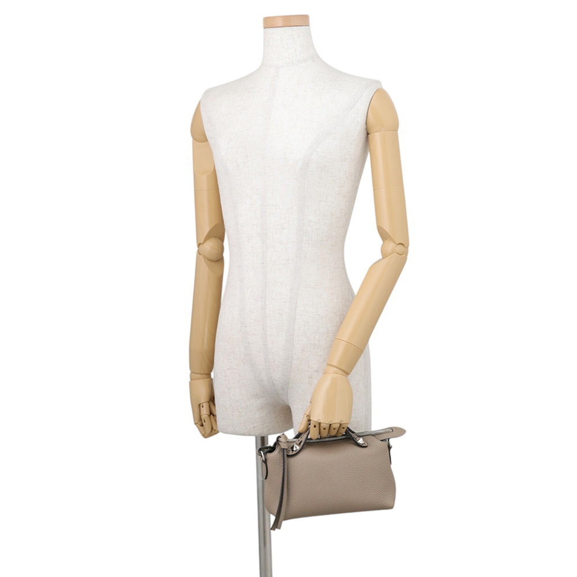Fendi Selleria Gray Leather Handbag (Pre-Owned)