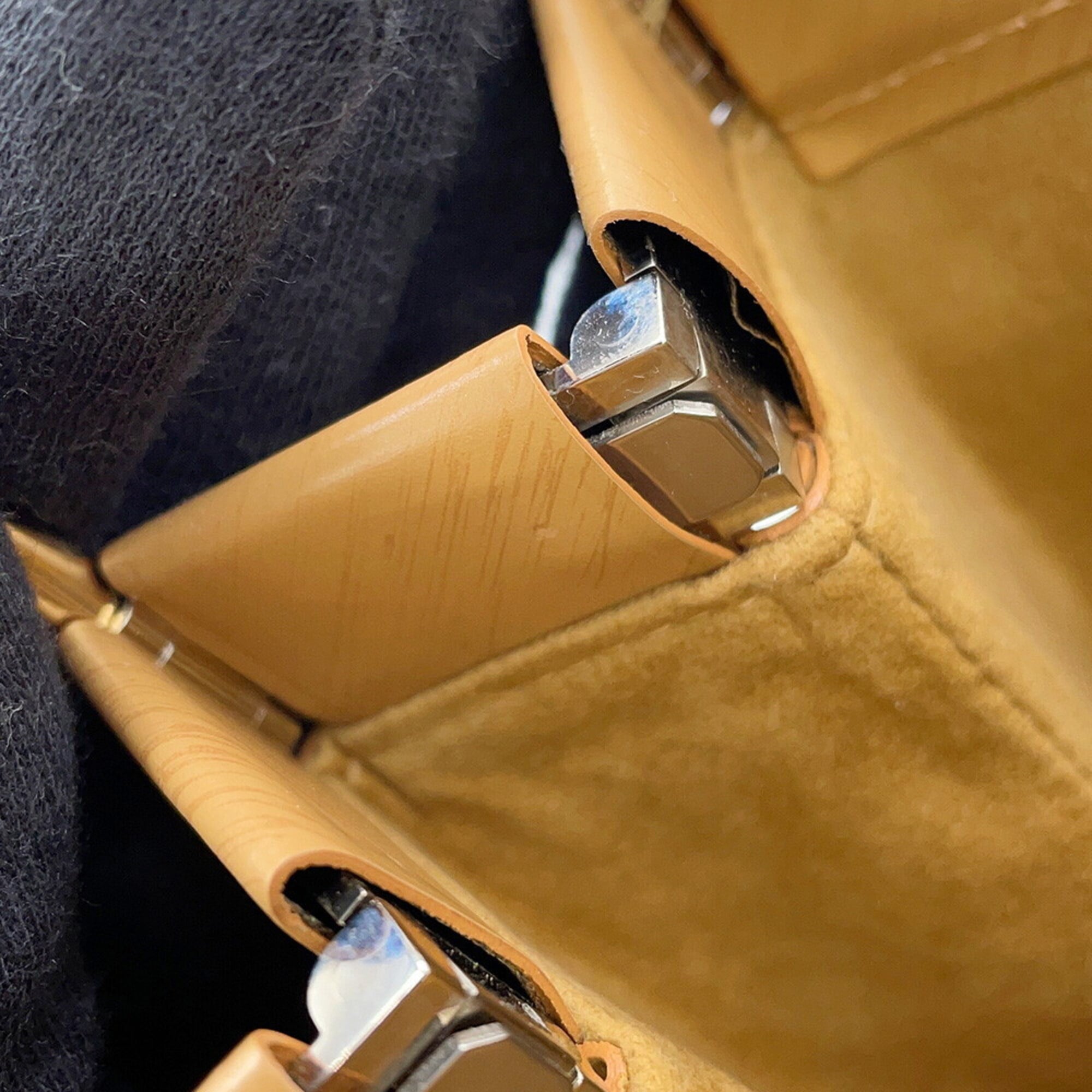 Cartier Beige Leather Handbag (Pre-Owned)