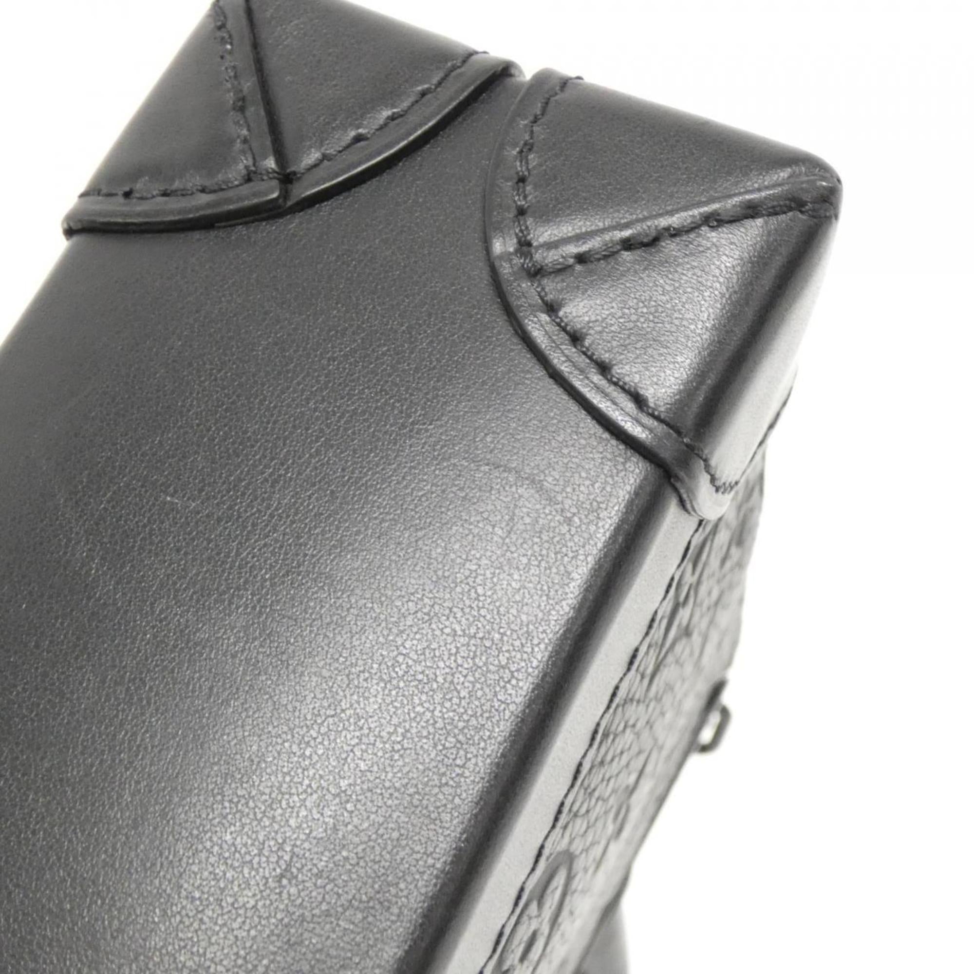 Louis Vuitton Black Leather Shoulder Bag (Pre-Owned)