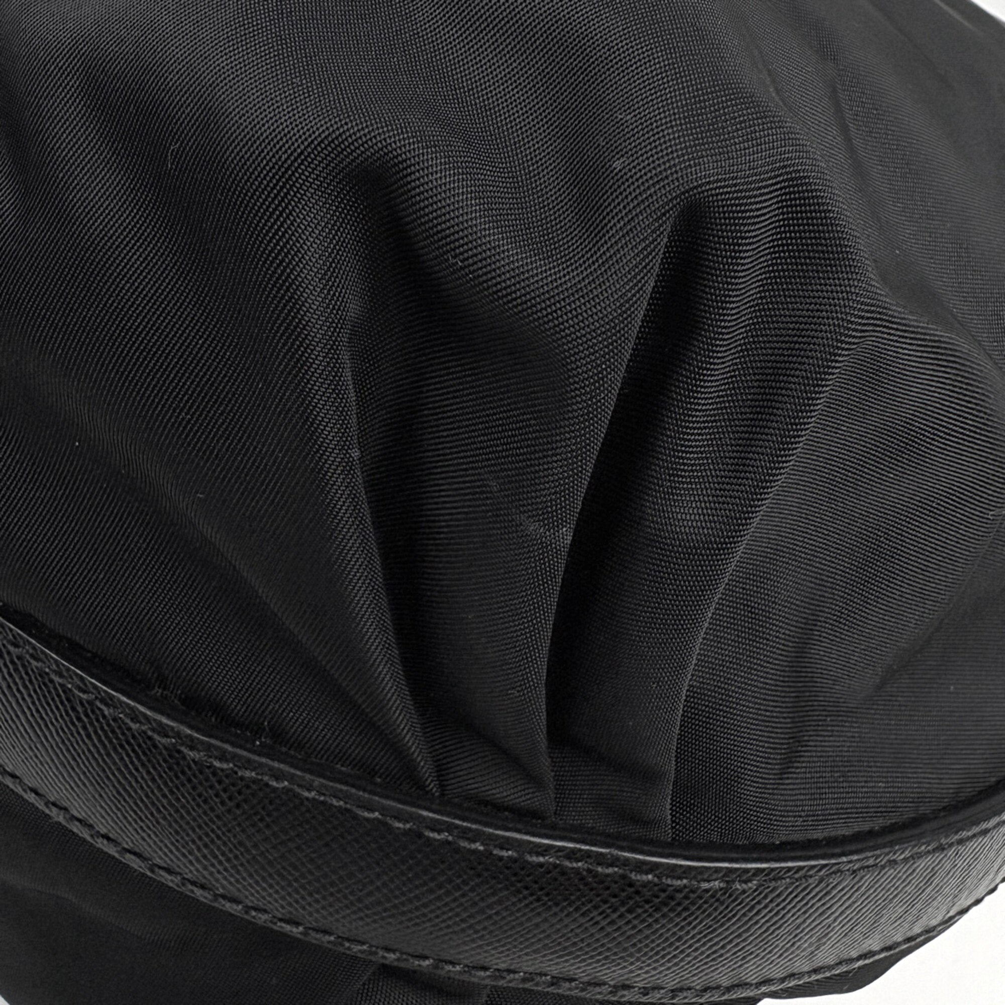 Prada Black Leather Shoulder Bag (Pre-Owned)