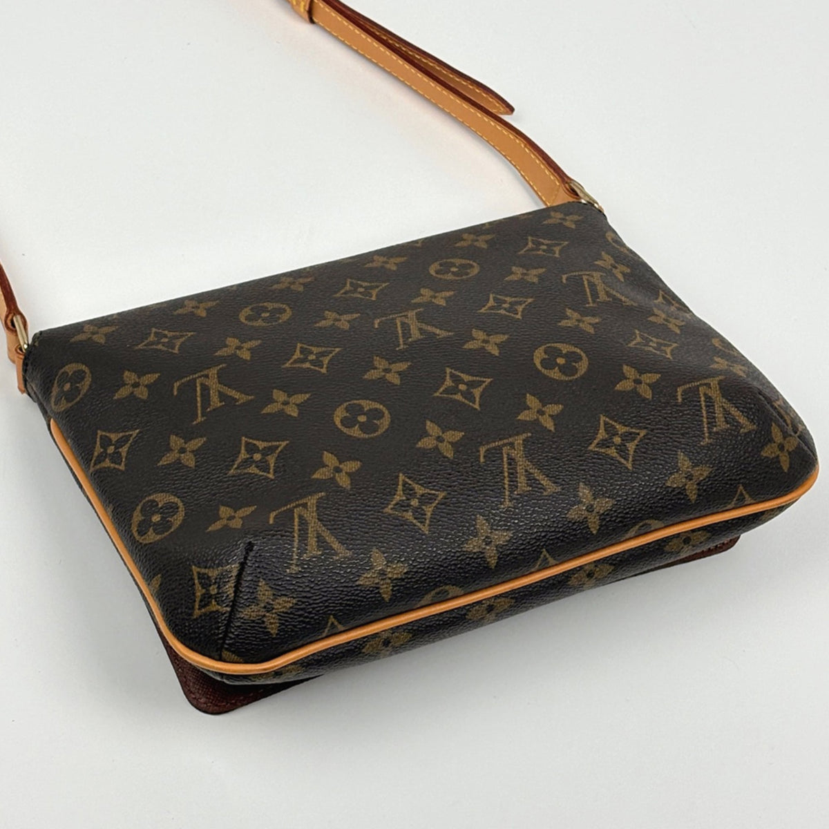 Louis Vuitton Brown Monogram Shoulder Bag (Pre-Owned)