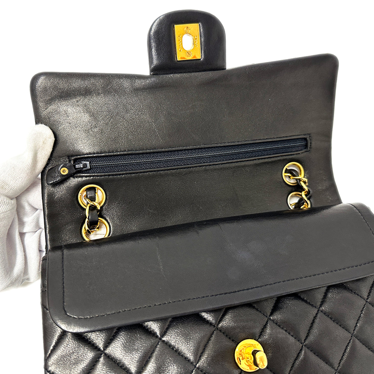 Chanel Black Handbag Shoulder Bag (Pre-Owned)