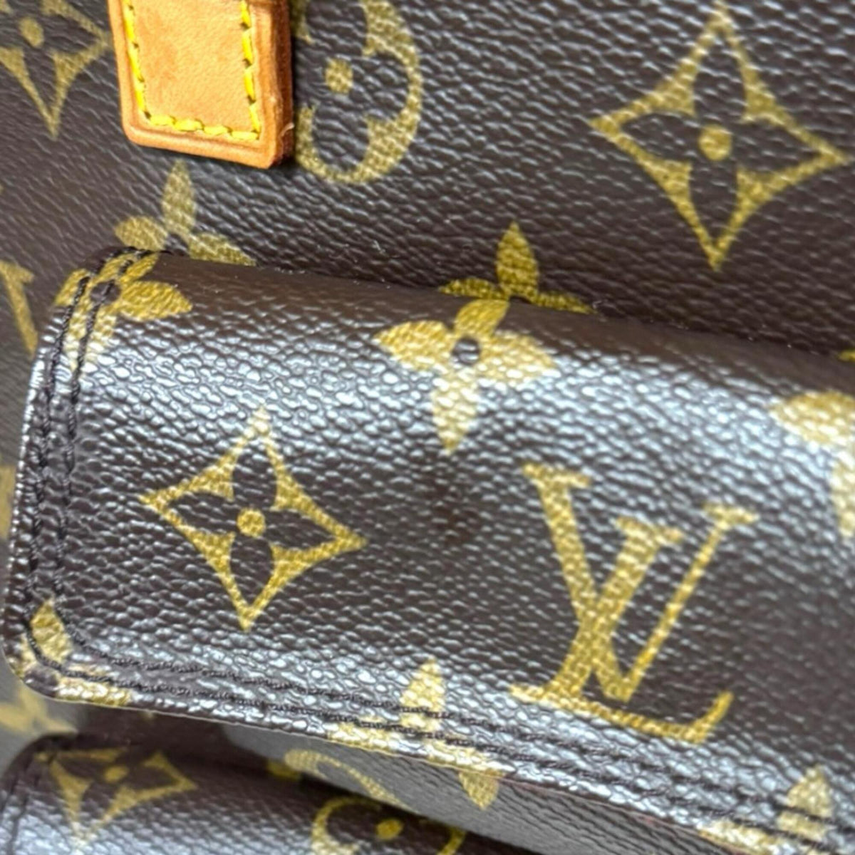 Louis Vuitton Brown Monogram Canvas Handbag (Pre-Owned)