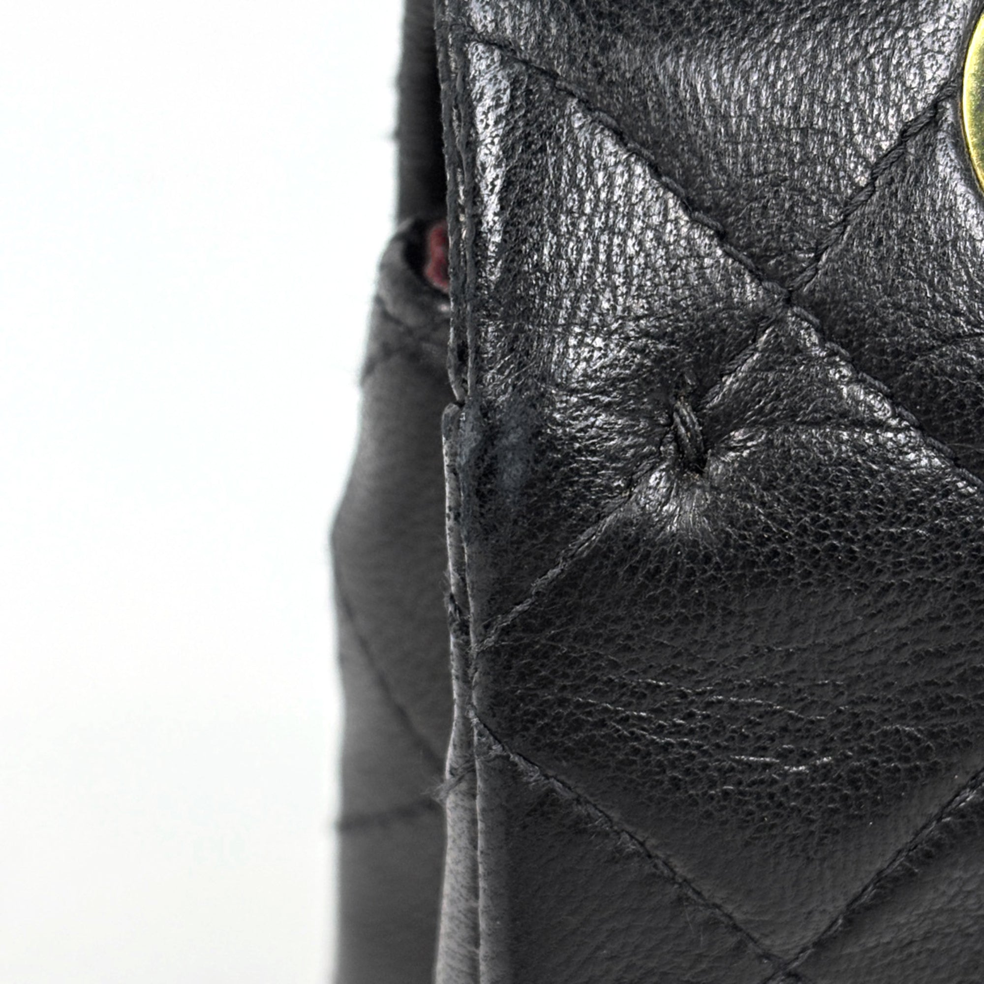 Chanel Black Leather Shoulder Bag (Pre-Owned)