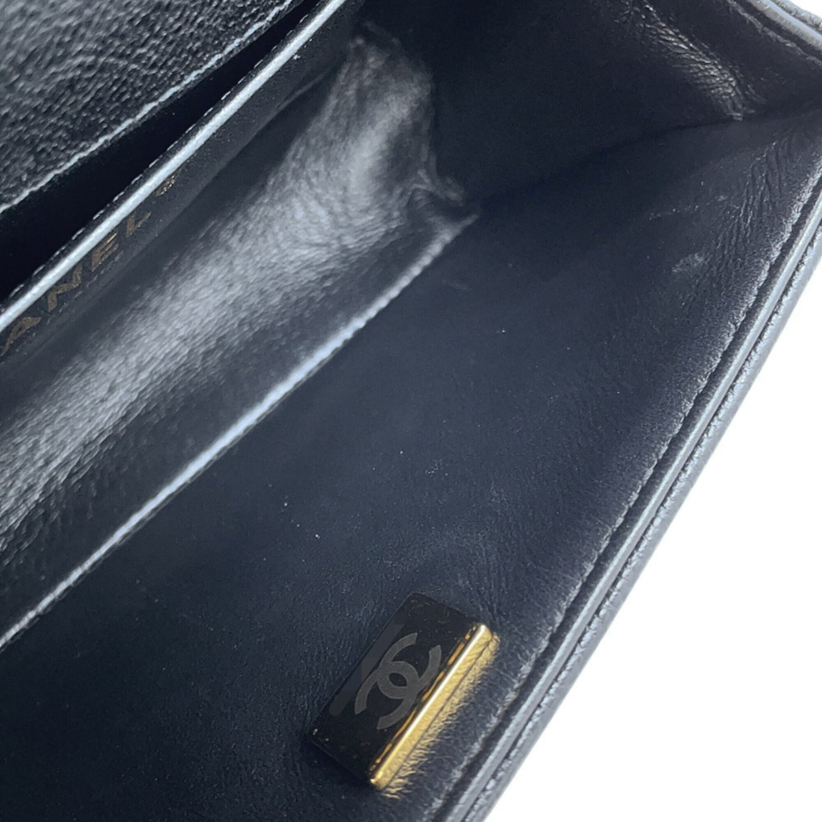 Chanel Black Grained Calfskin Handbag Shoulder Bag (Pre-Owned)