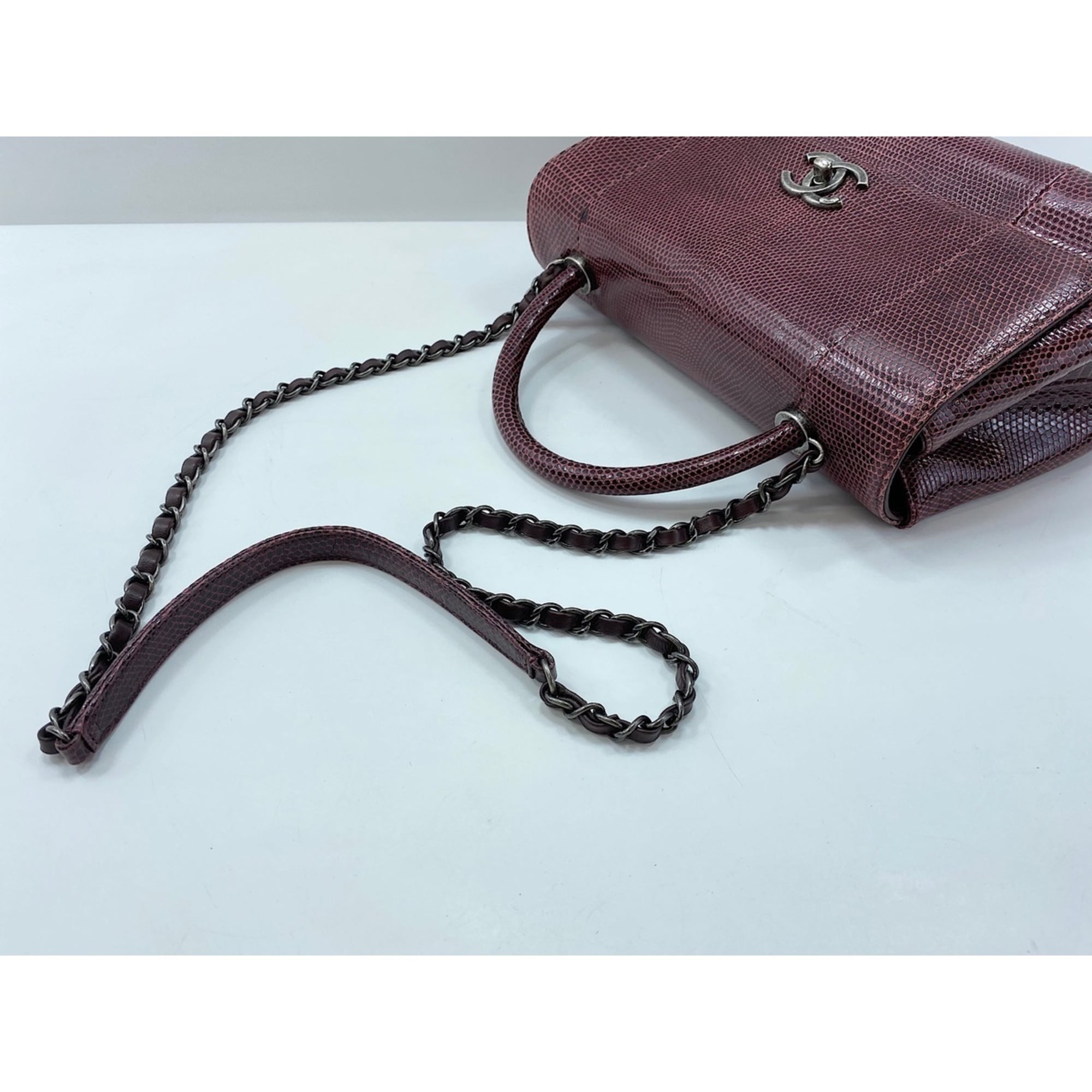 Chanel Red Color Wine Shoulder Bag (Pre-Owned)
