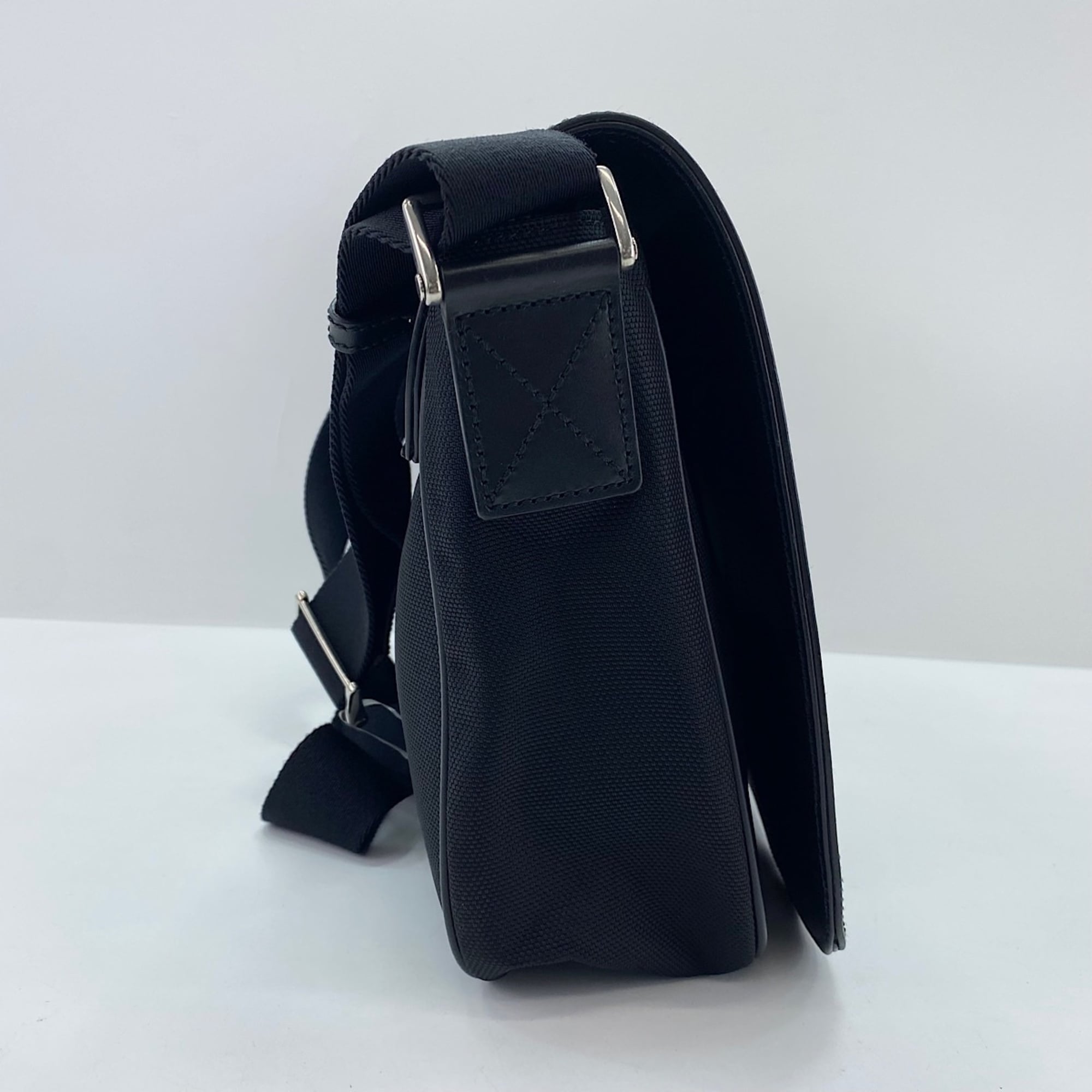 Gucci Black Shoulder Bag (Pre-Owned)