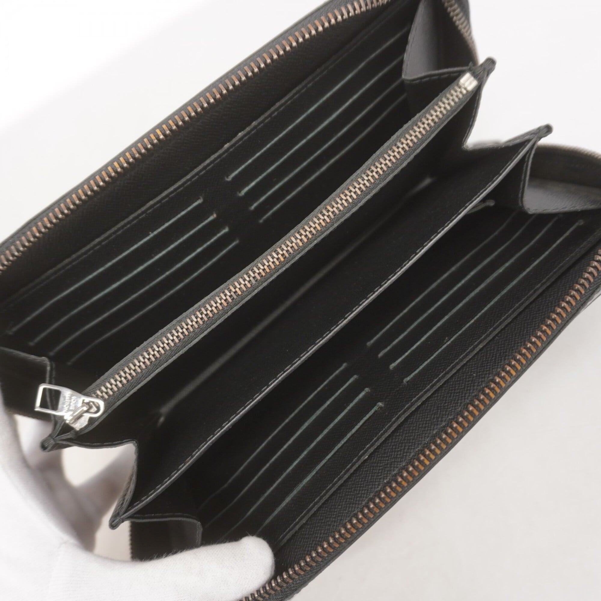 Louis Vuitton Black Long Wallet (Bi-Fold) (Pre-Owned)