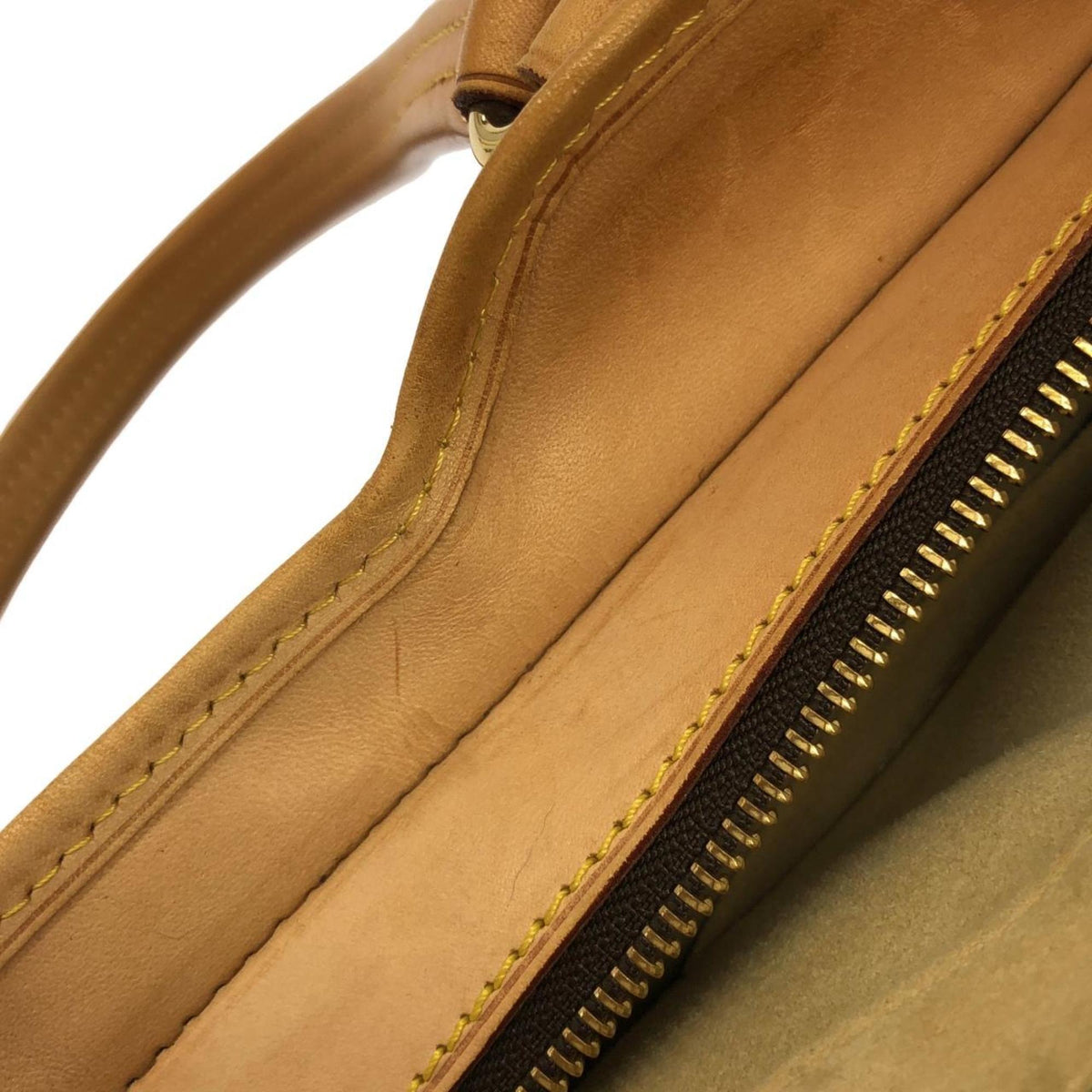 Louis Vuitton Marron Coated Canvas Shoulder Bag (Pre-Owned)
