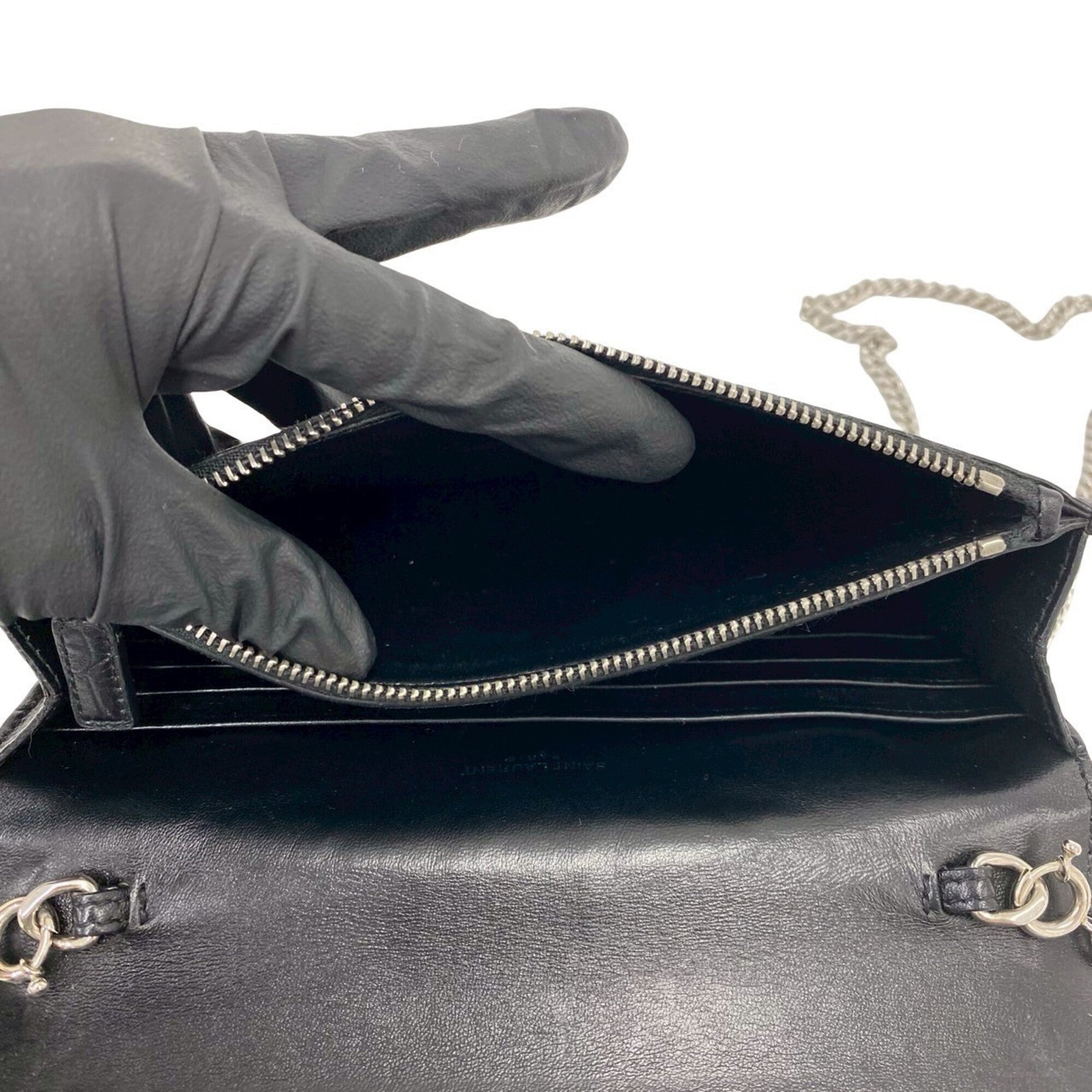 Saint Laurent Black Leather Pochette Shoulder Bag (Pre-Owned)
