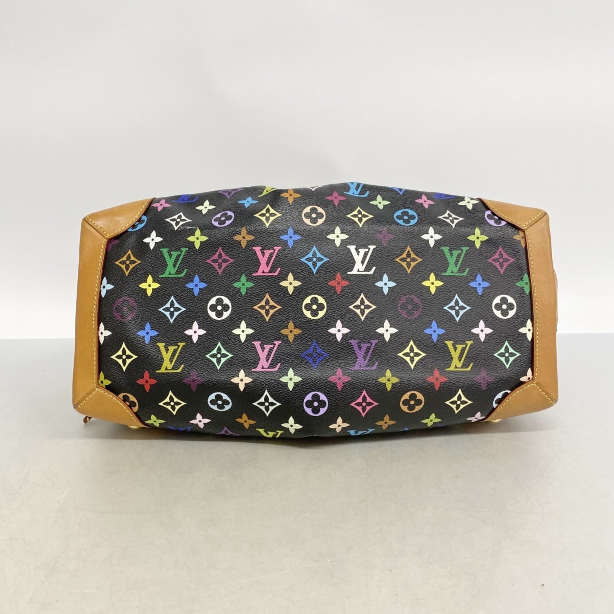 Louis Vuitton Noir Handbag (Pre-Owned)