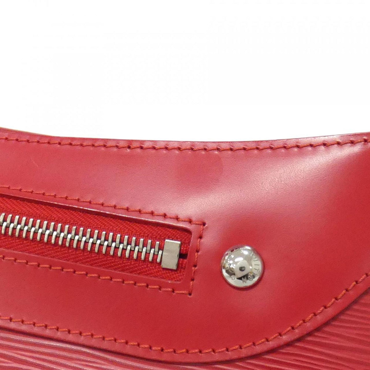 Louis Vuitton Rouge Leather Shoulder Bag (Pre-Owned)