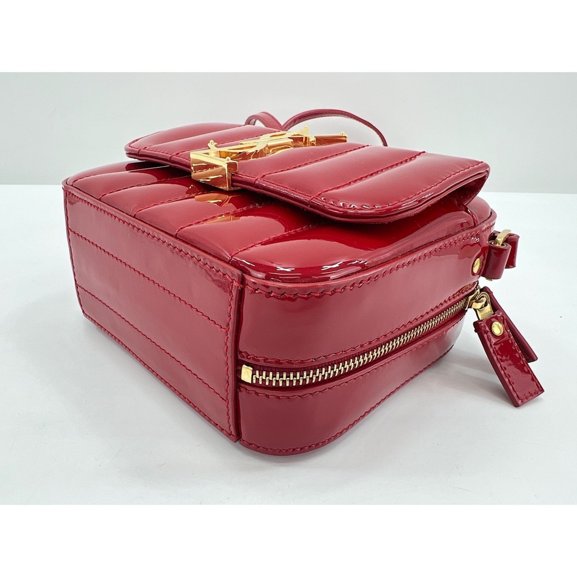 Yves Saint Laurent Red Color Shoulder Bag (Pre-Owned)