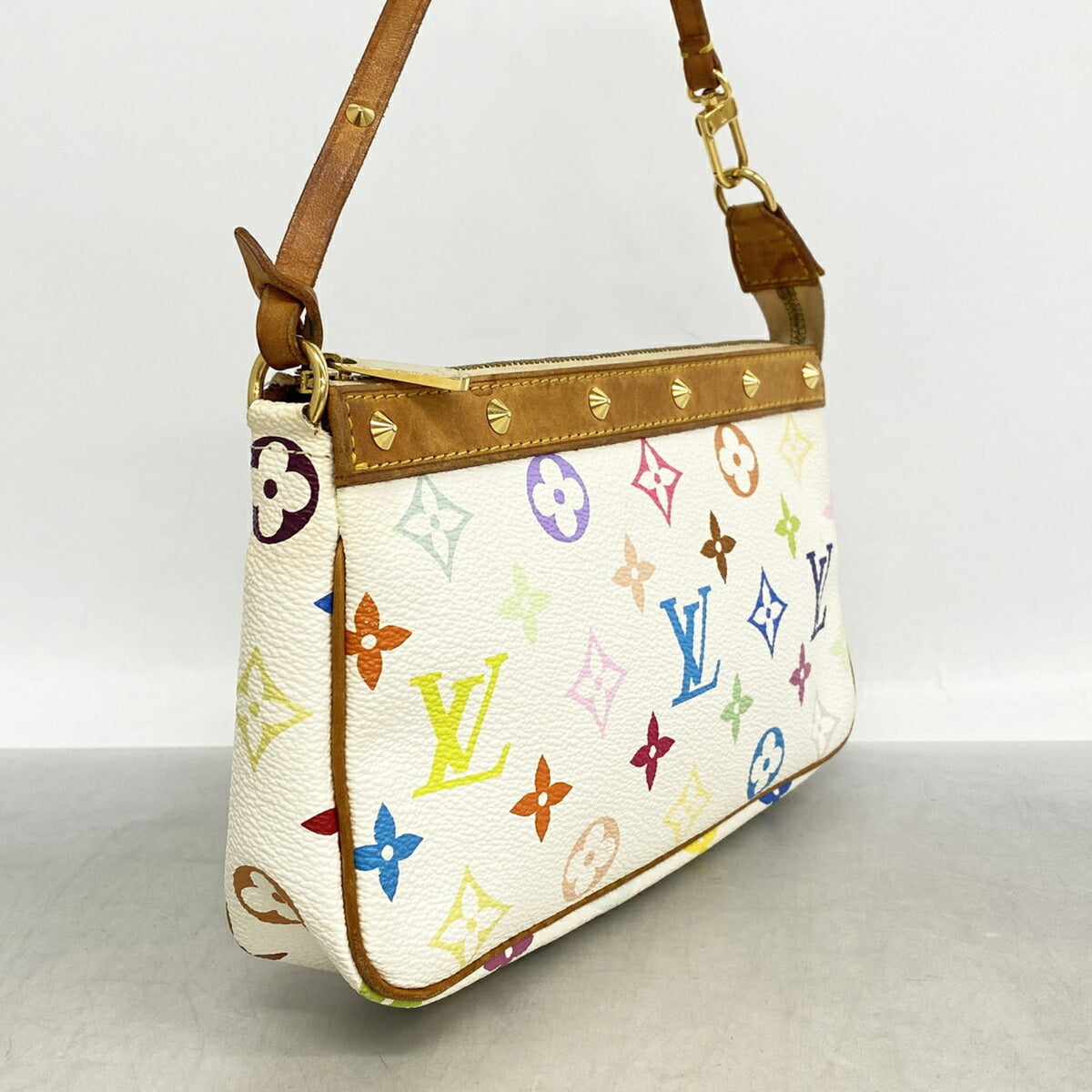 Louis Vuitton Blanc Pouch (Pre-Owned)