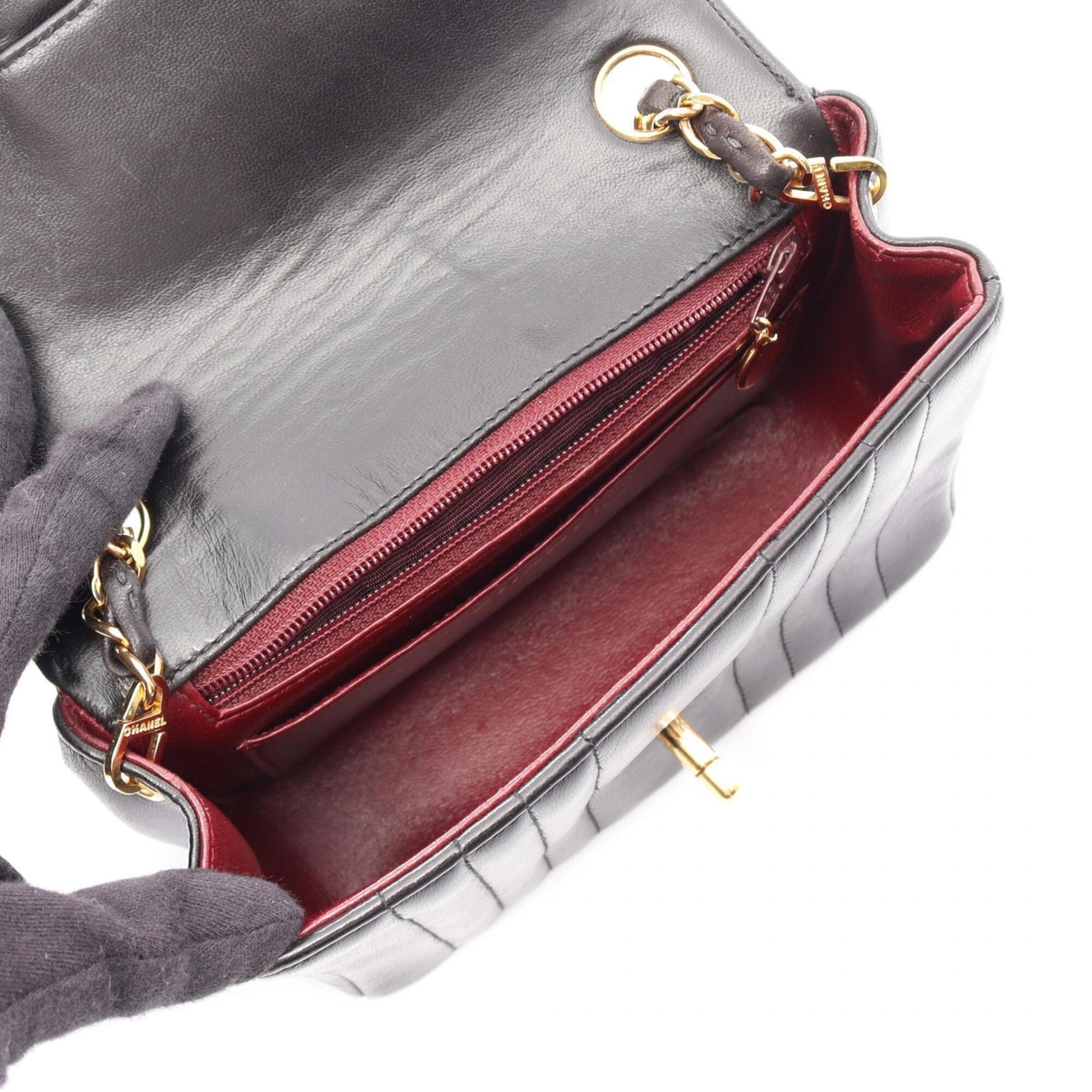 Chanel Black Leather Handbag Shoulder Bag (Pre-Owned)