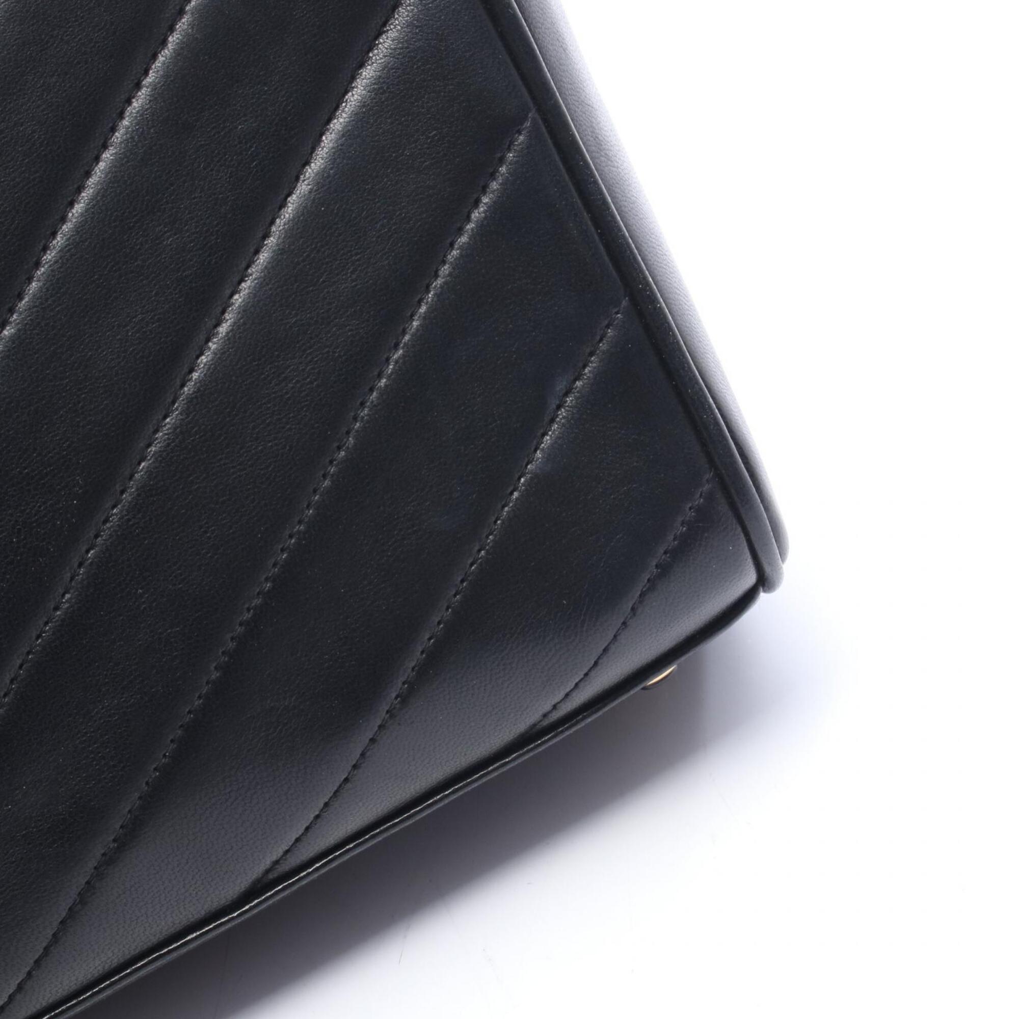Chanel Black Leather Handbag Shoulder Bag (Pre-Owned)