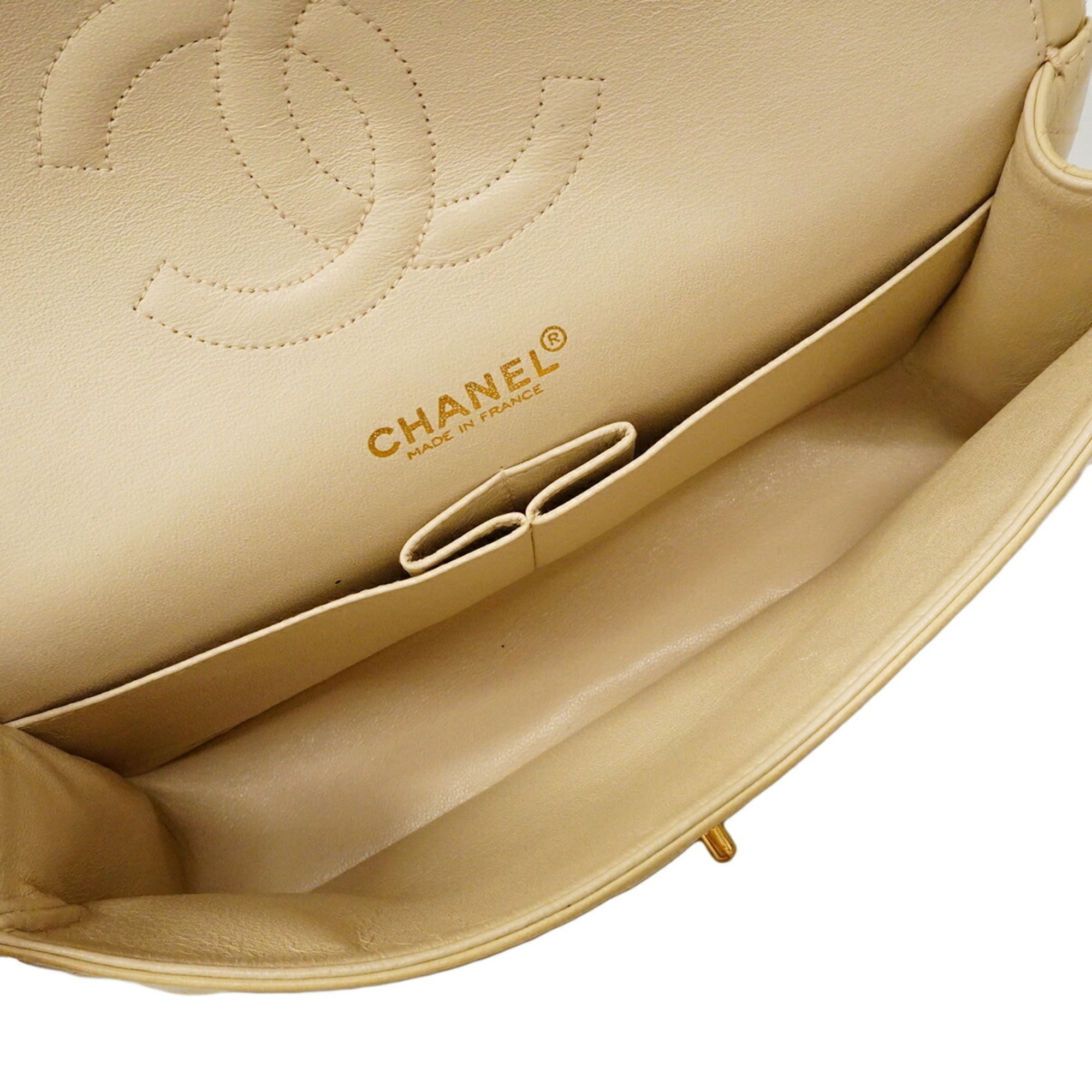 Chanel Beige Leather Shoulder Bag (Pre-Owned)