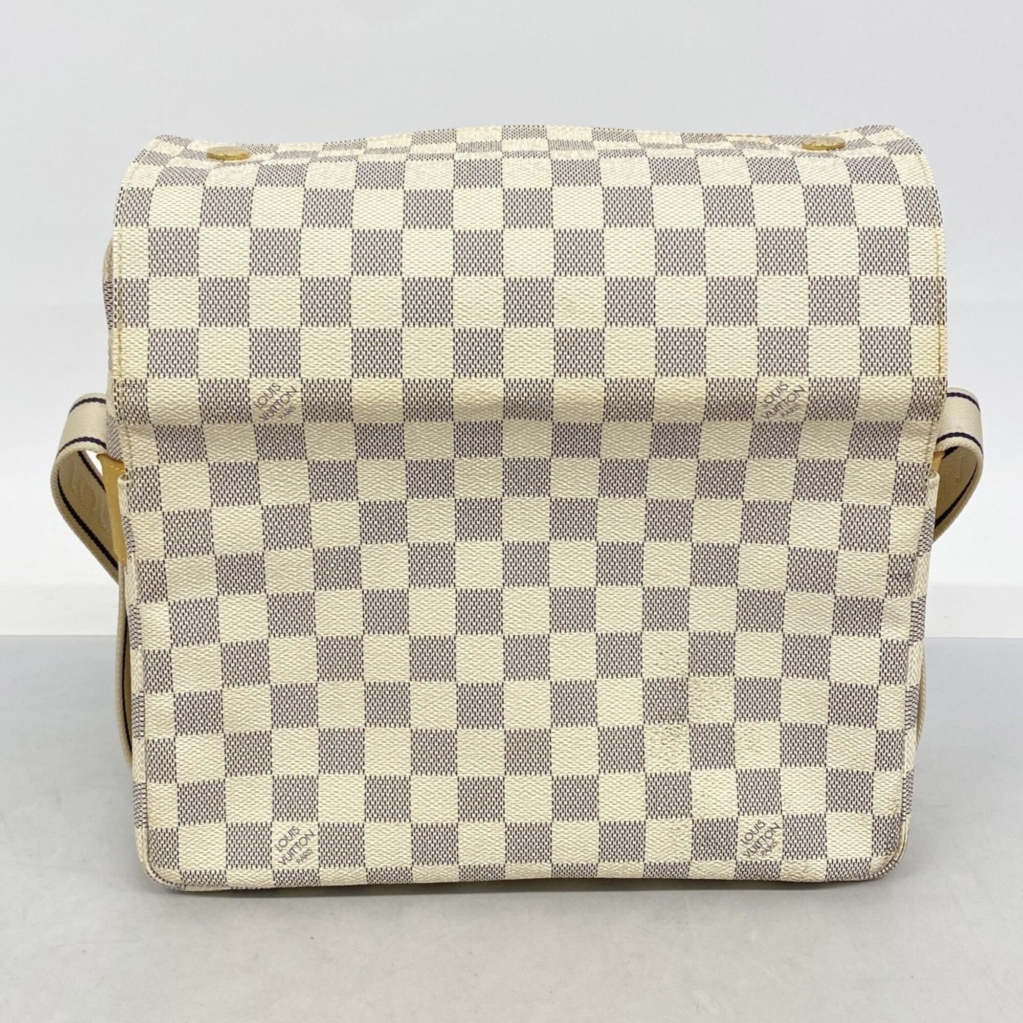 Louis Vuitton White Shoulder Bag (Pre-Owned)