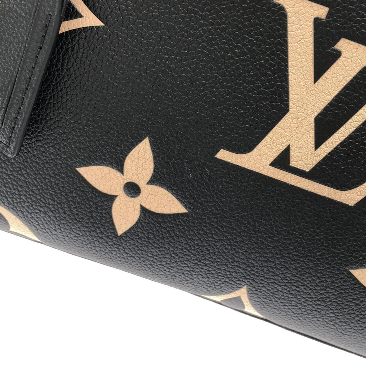 Louis Vuitton Beige Black Leather Handbag (Pre-Owned)