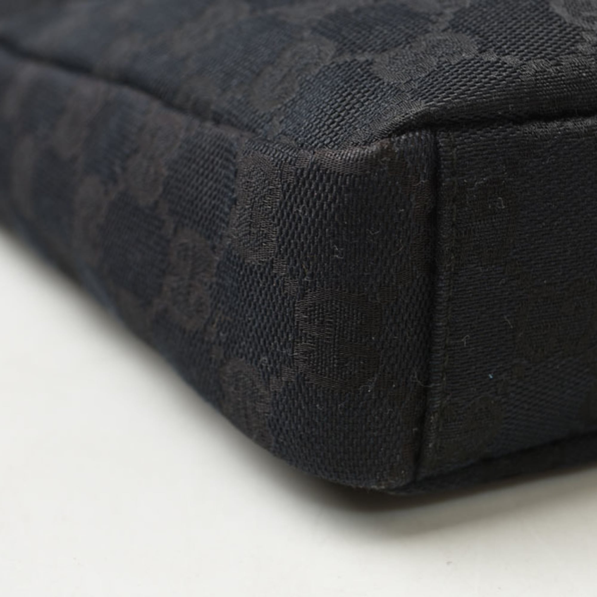 Gucci Black Gg Canvas Shoulder Bag (Pre-Owned)