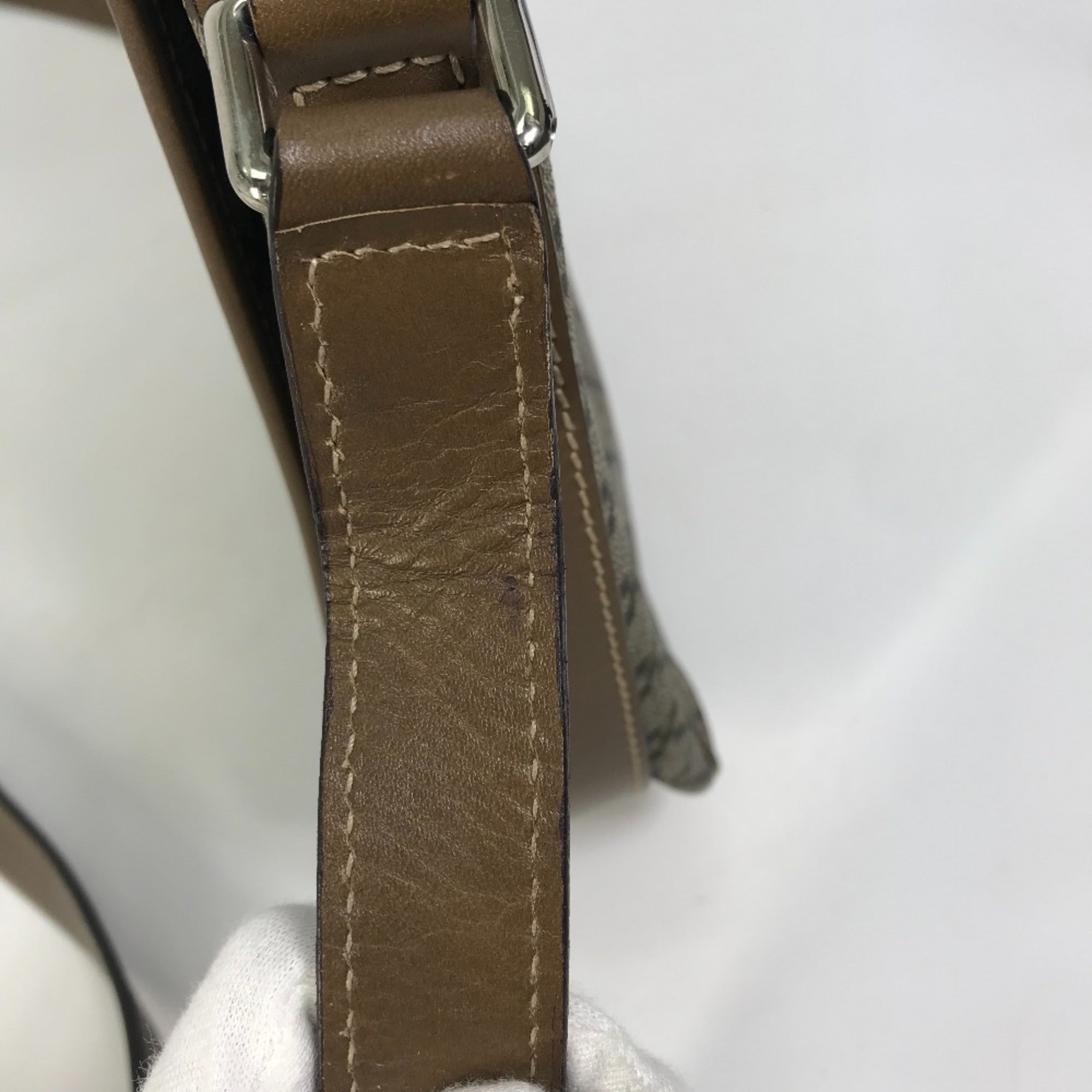 Gucci Diamante Beige Leather Shoulder Bag (Pre-Owned)