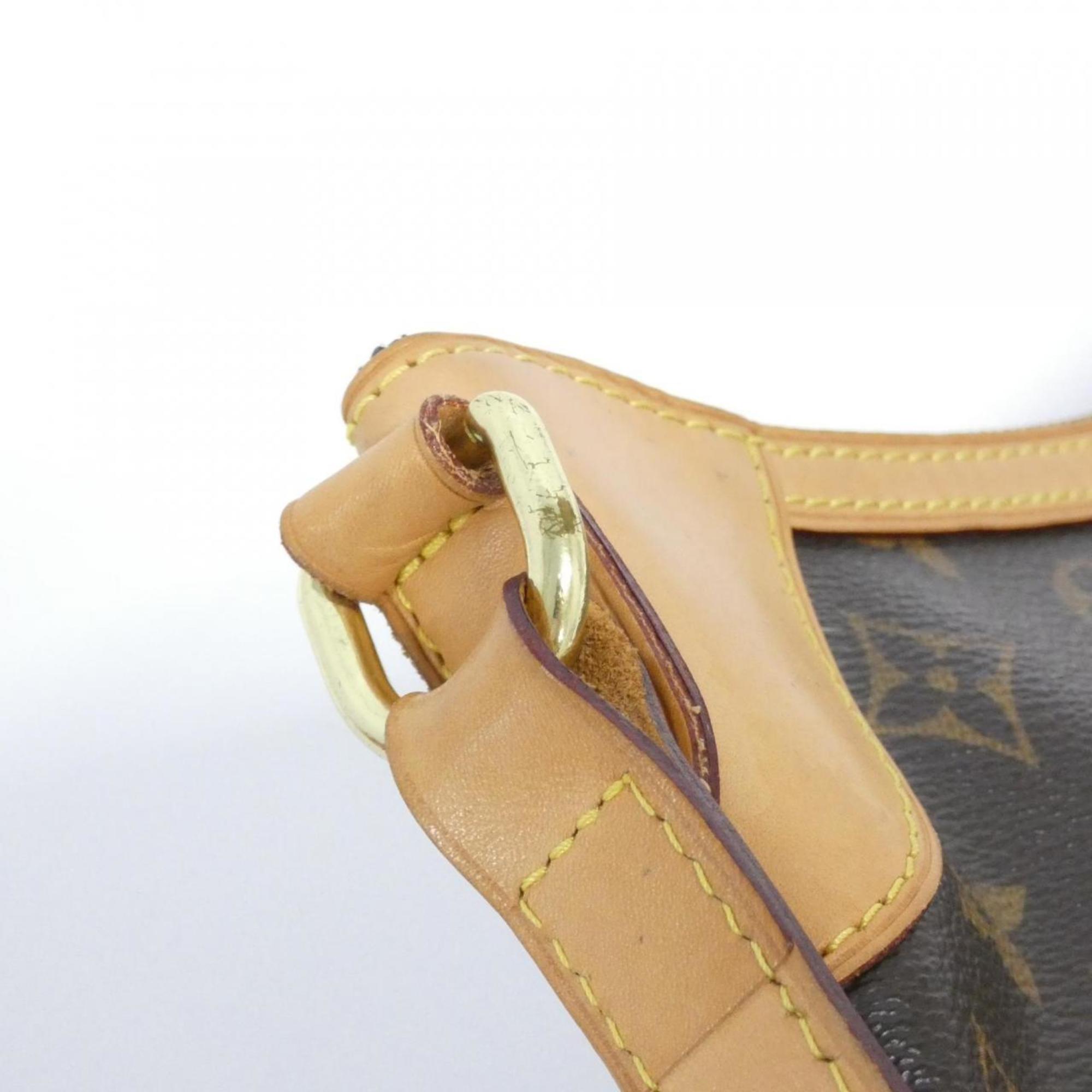 Louis Vuitton Marron Coated Canvas Shoulder Bag (Pre-Owned)