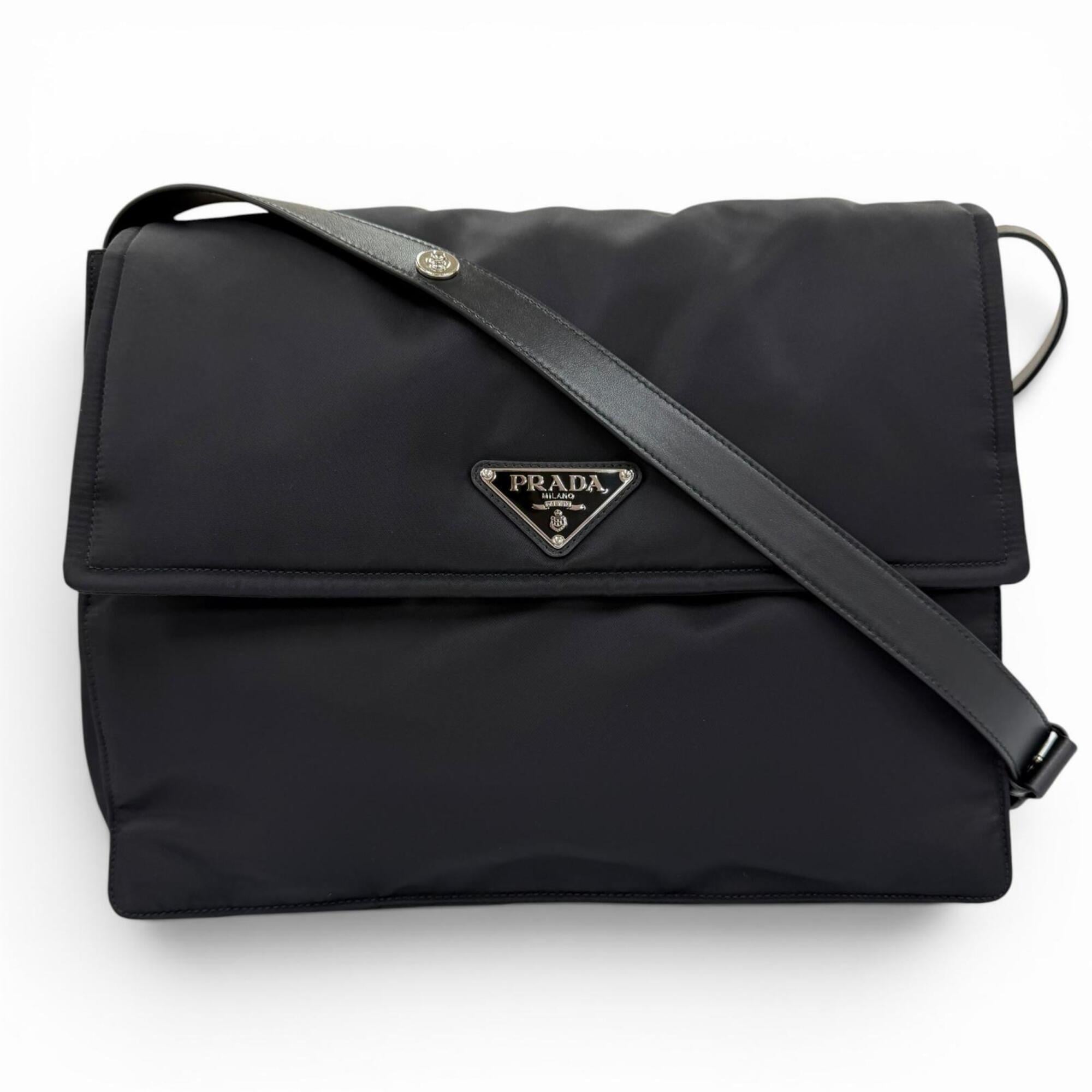 Prada Black Leather Shoulder Bag (Pre-Owned)