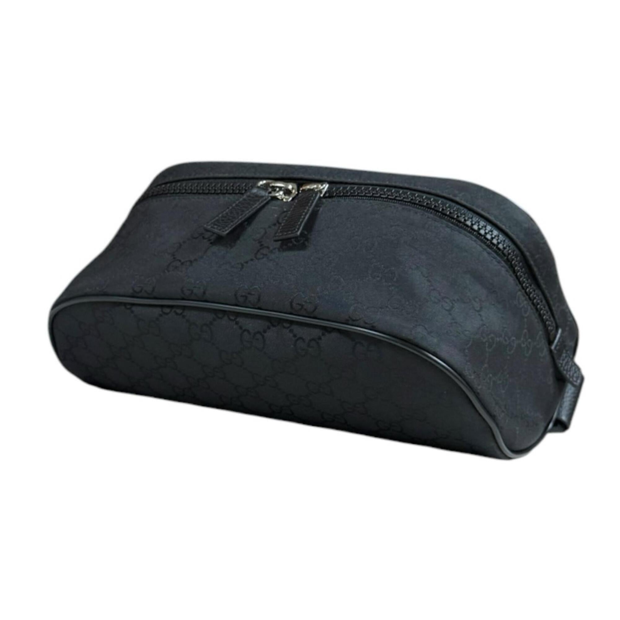 Gucci Black Nylon Sling Bag (Pre-Owned)