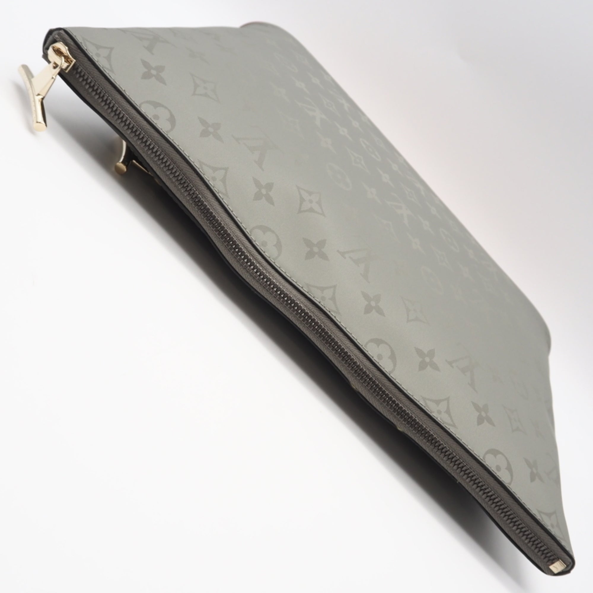 Louis Vuitton Gray Beige Monogram Clutch Bag Pochette (Pre-Owned)