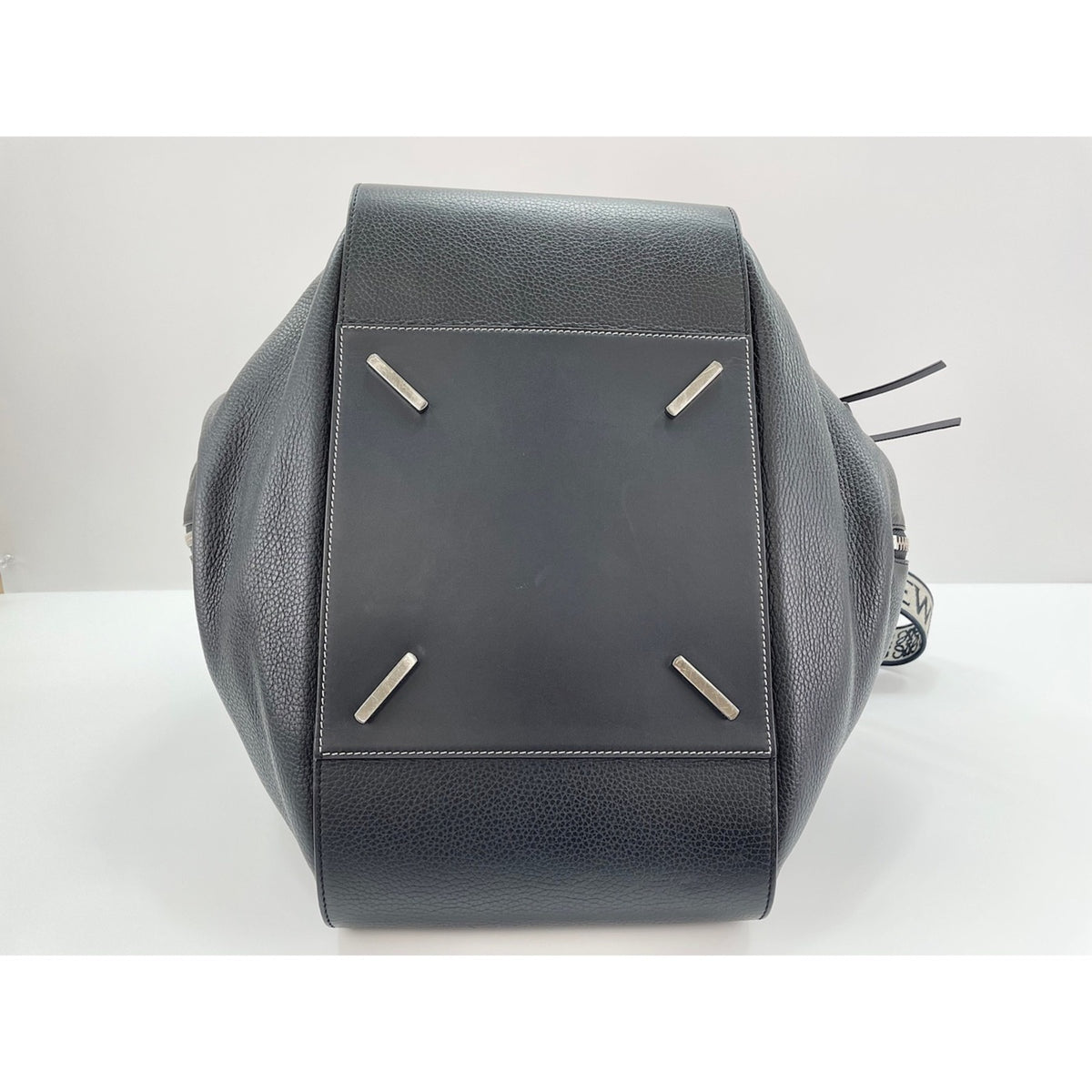 Loewe Hammock Black Leather Handbag (Pre-Owned)