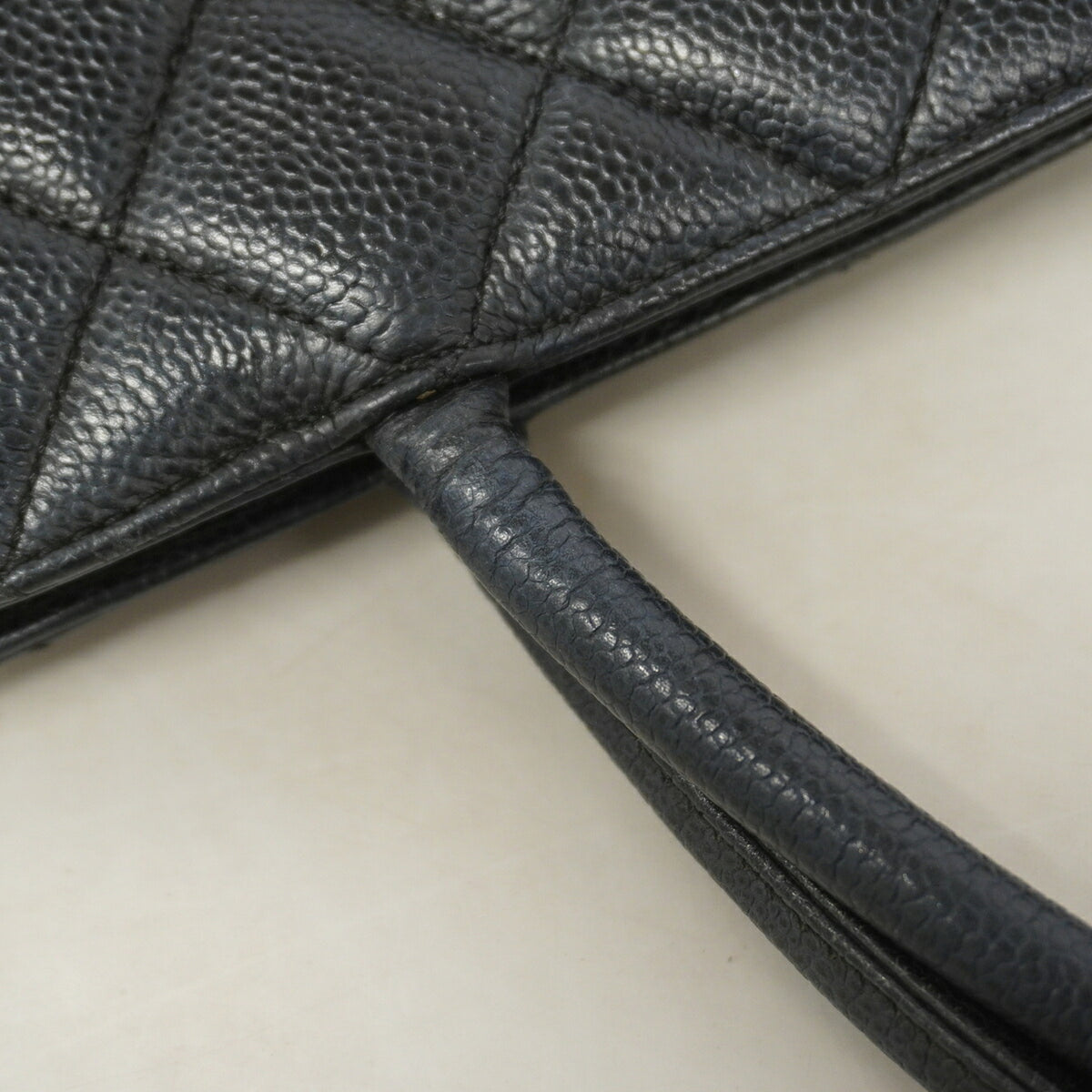 Chanel Black Grained Calfskin Tote Bag (Pre-Owned)