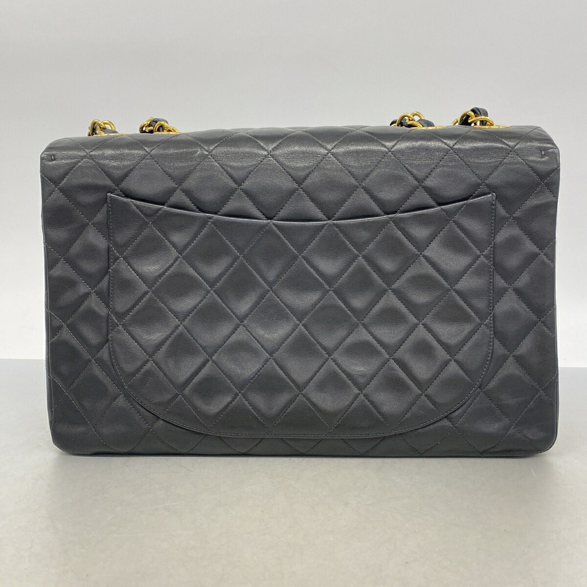 Chanel Black Leather Shoulder Bag (Pre-Owned)