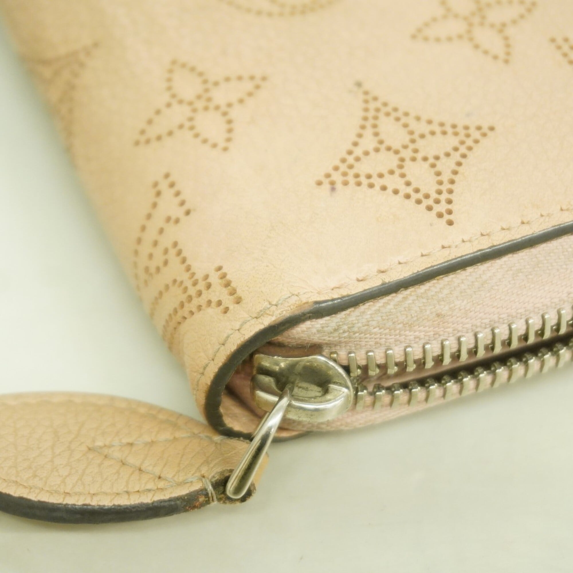 Louis Vuitton Magnolia Long Wallet (Bi-Fold) (Pre-Owned)