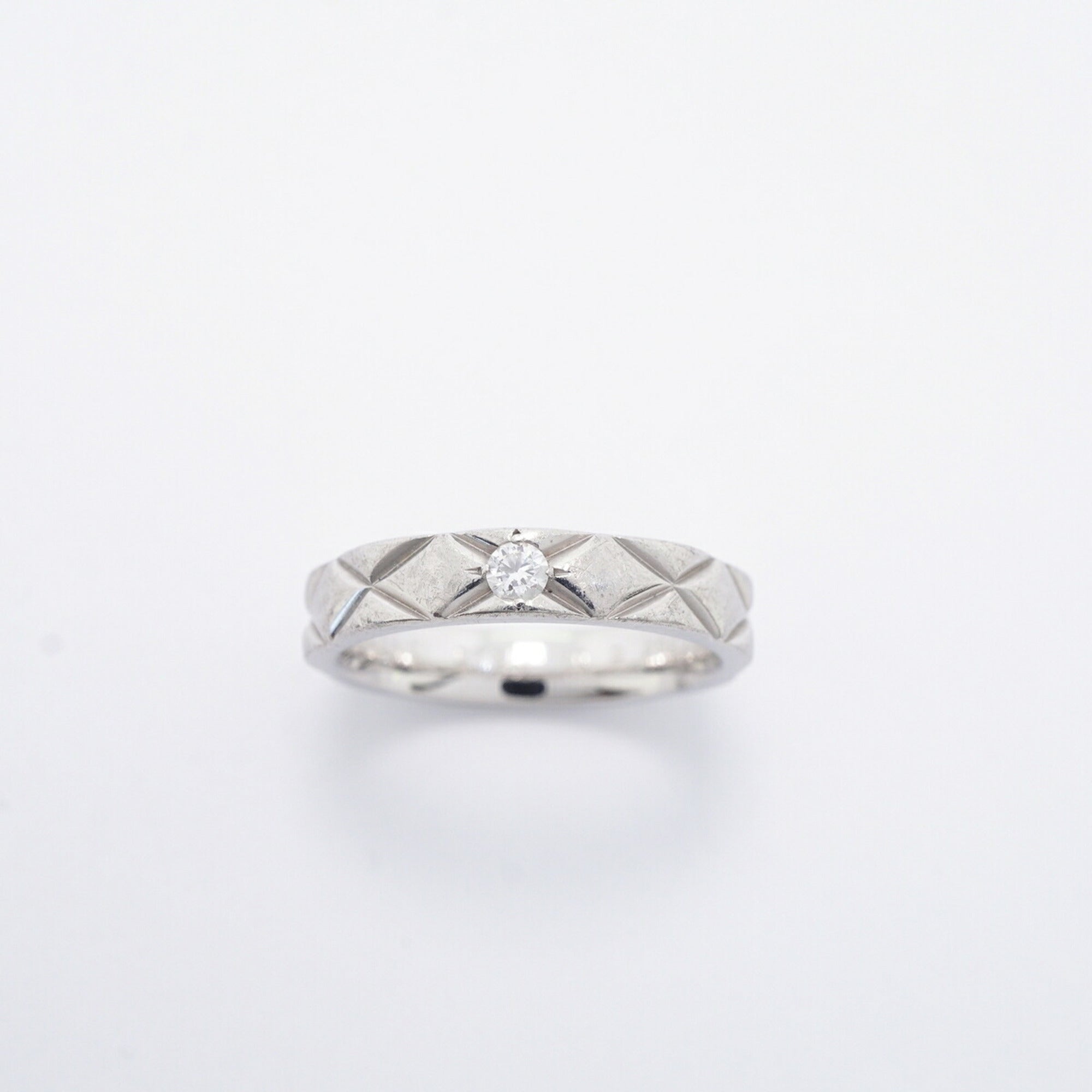 Chanel Platinum 950 Band Ring (Pre-Owned)