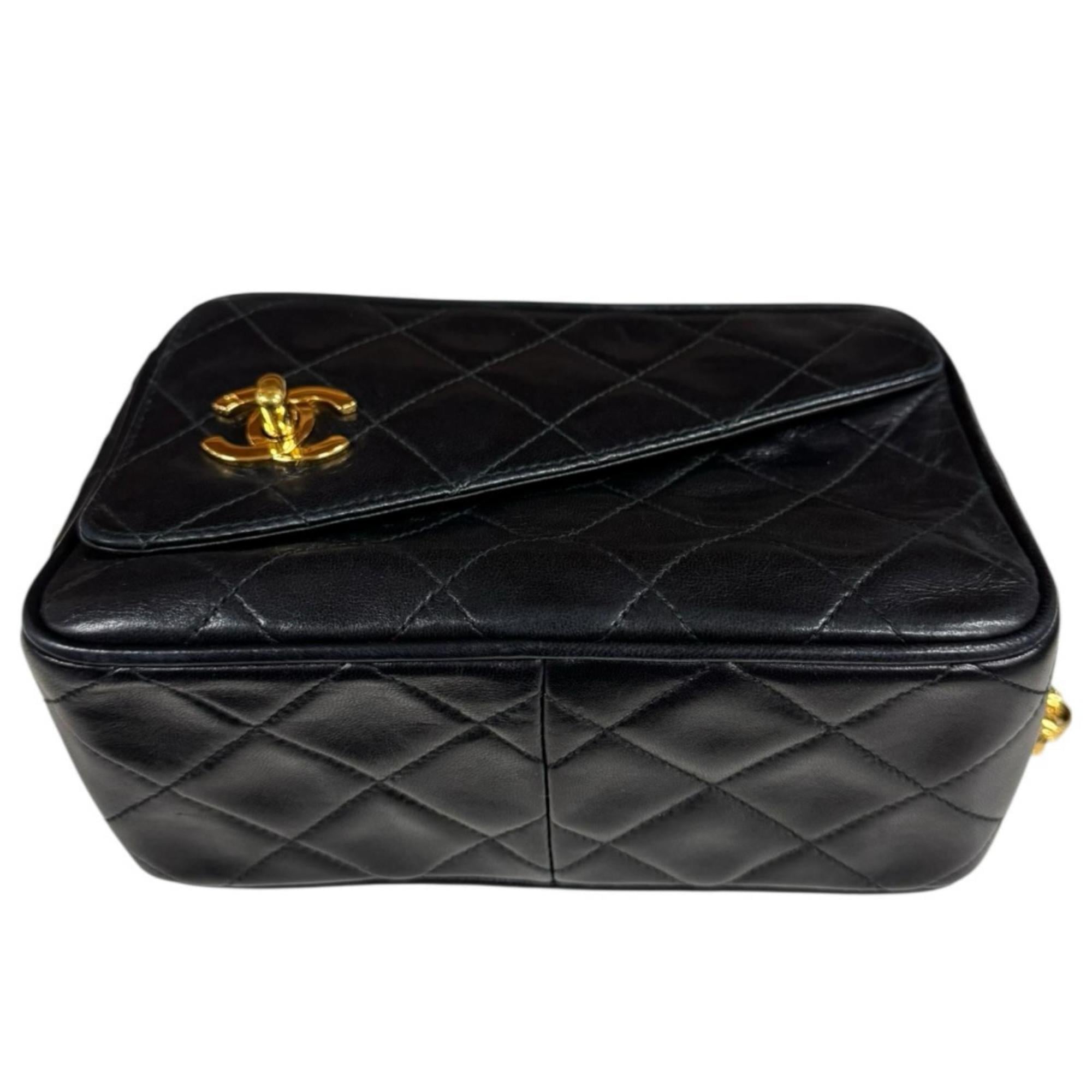 Chanel Matelasse Black Suede Shoulder Bag (Pre-Owned)