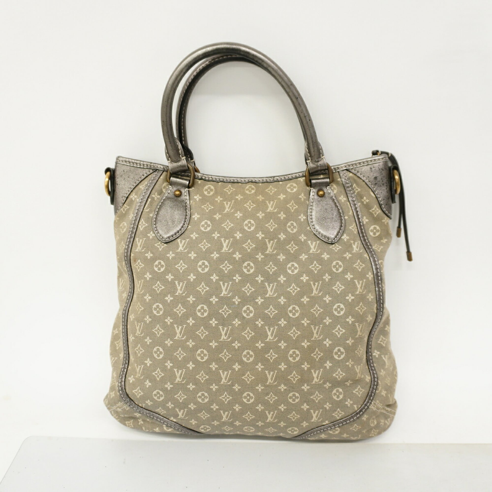 Louis Vuitton Gray Handbag (Pre-Owned)