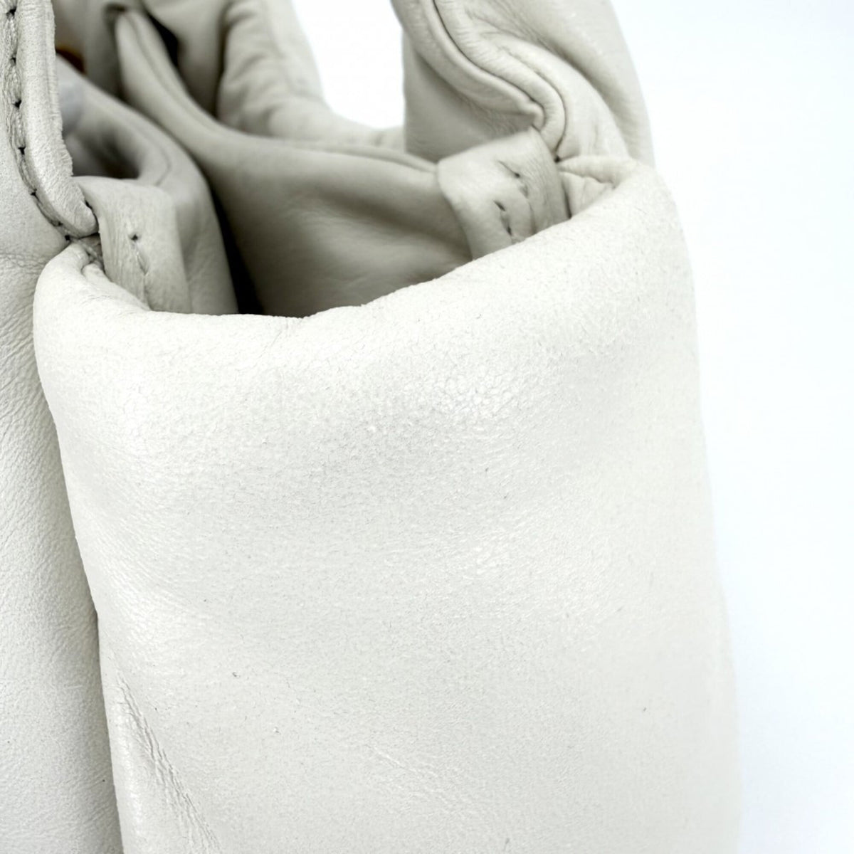 Prada White Leather Handbag (Pre-Owned)
