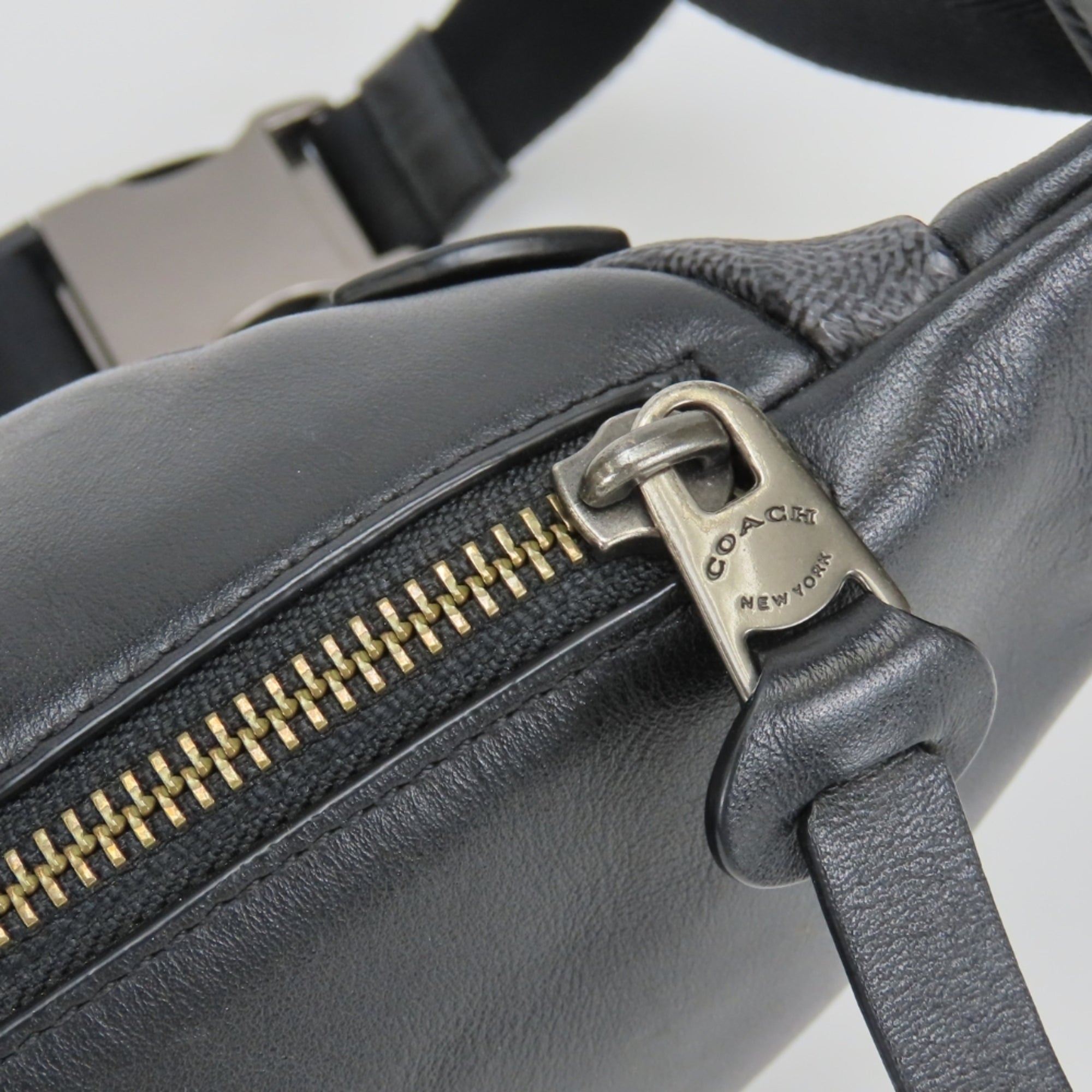 Coach Signature Black Gray Pvc Leather Fanny Pack Sling Bag (Pre-Owned)