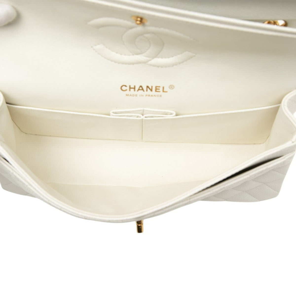 Chanel White Grained Calfskin Shoulder Bag (Pre-Owned)