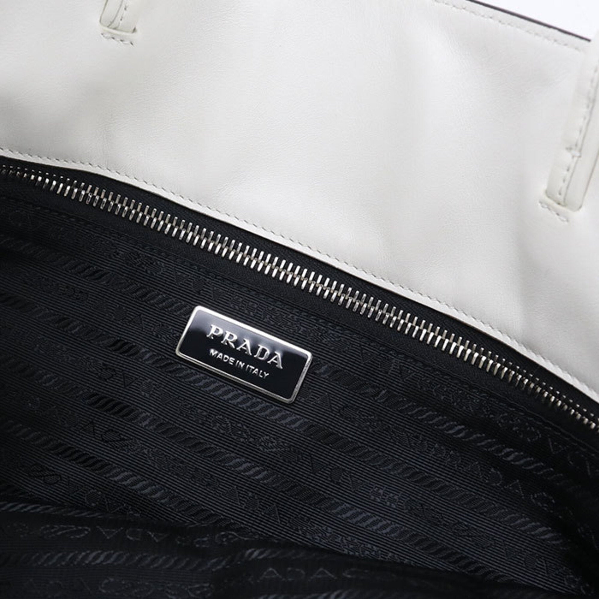 Prada White Leather Tote Bag (Pre-Owned)