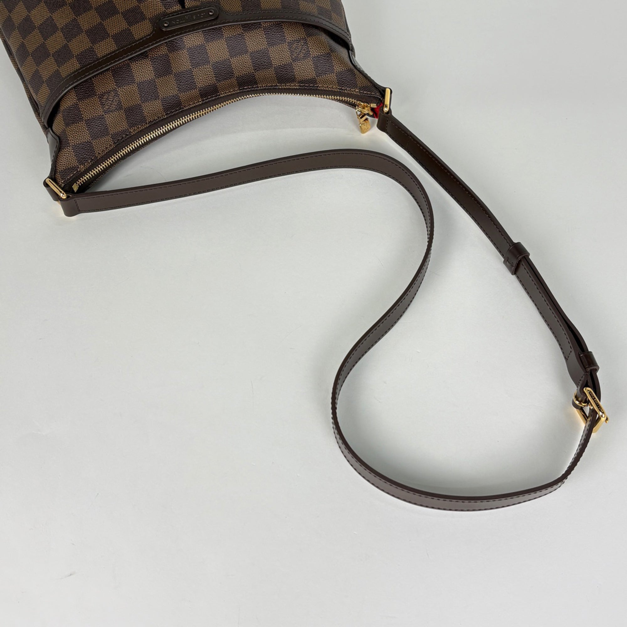 Louis Vuitton Brown Shoulder Bag (Pre-Owned)