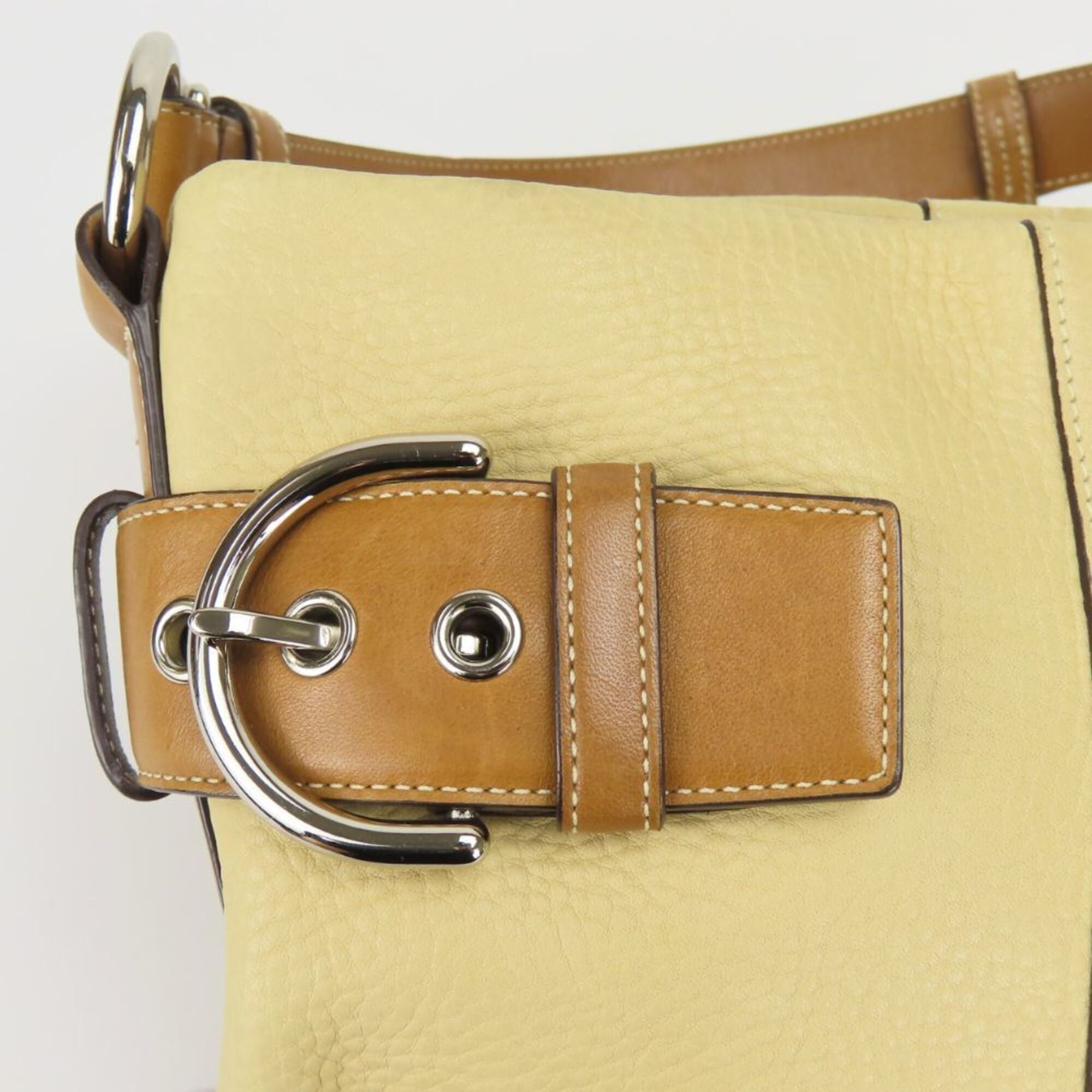 Coach Beige Brown Leather Shoulder Bag (Pre-Owned)