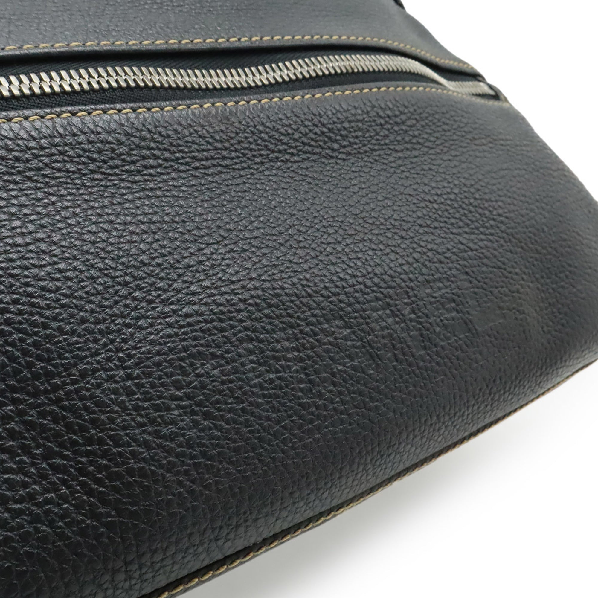 Chanel Black Leather Handbag Shoulder Bag (Pre-Owned)