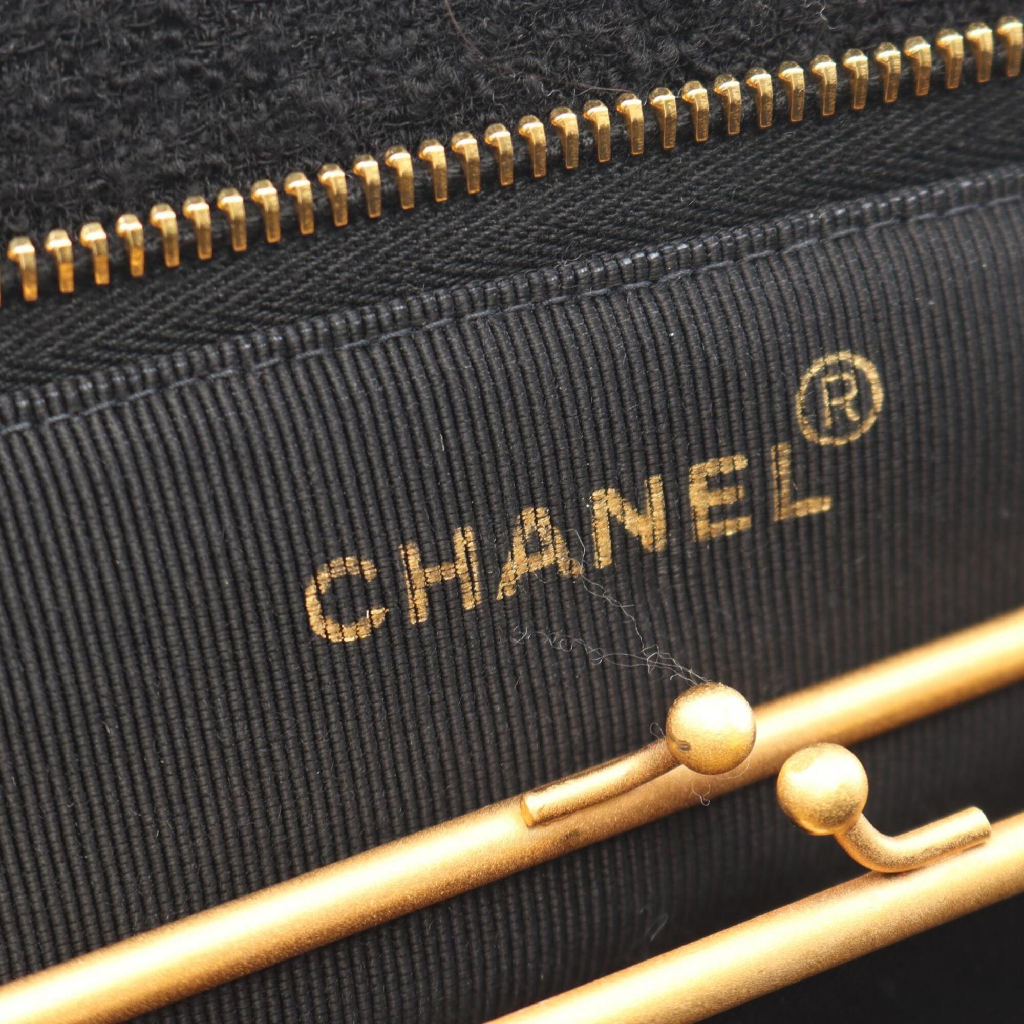 Chanel Black Fabric Handbag Shoulder Bag (Pre-Owned)