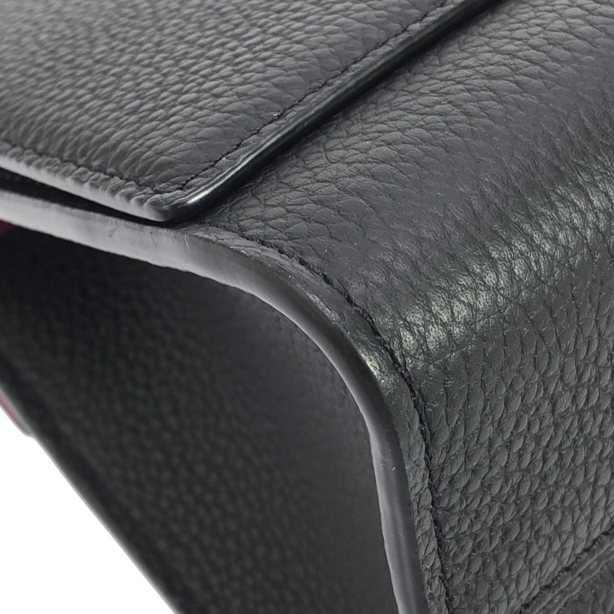 Louis Vuitton Black Handbag (Pre-Owned)