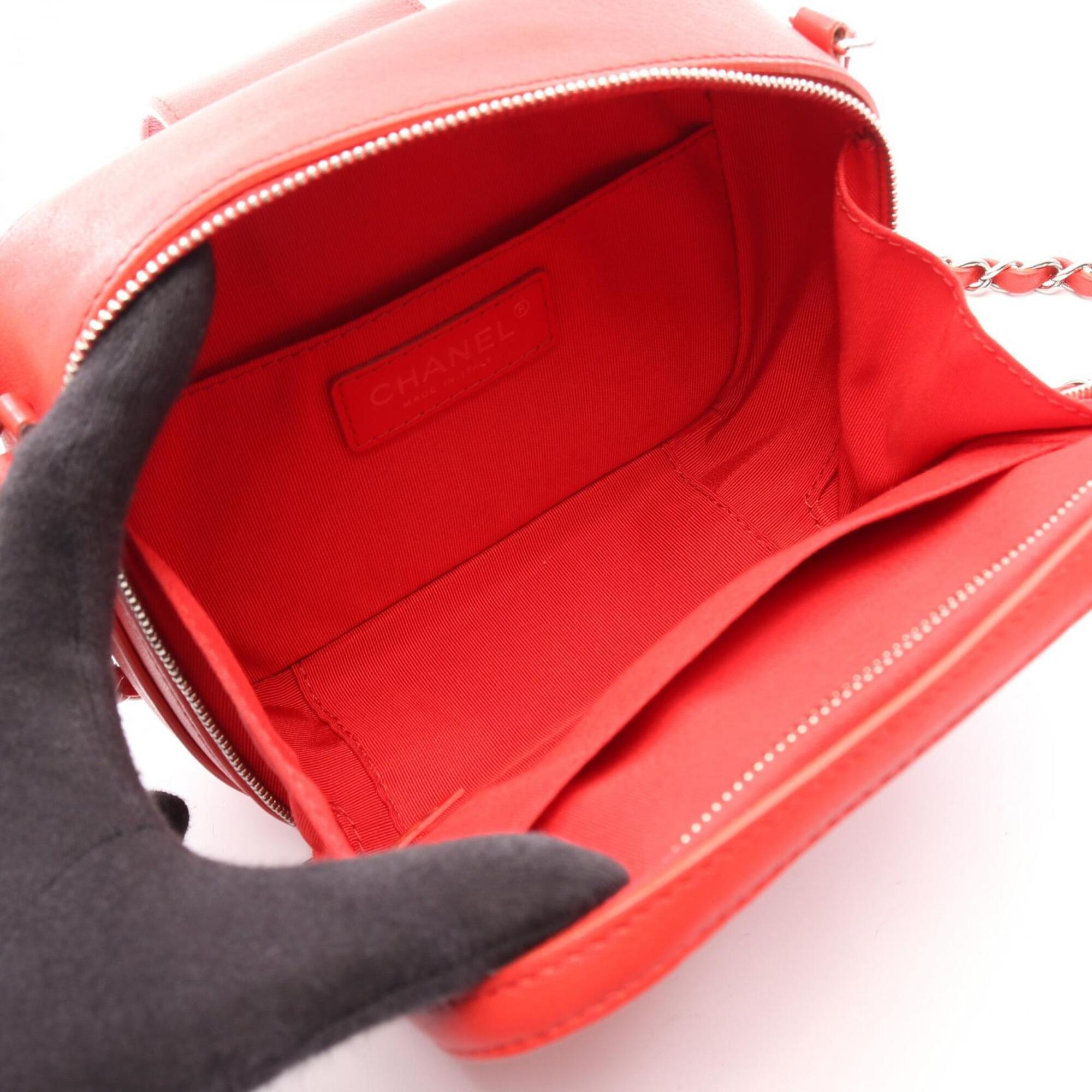 Chanel Red Color Leather Handbag Shoulder Bag (Pre-Owned)